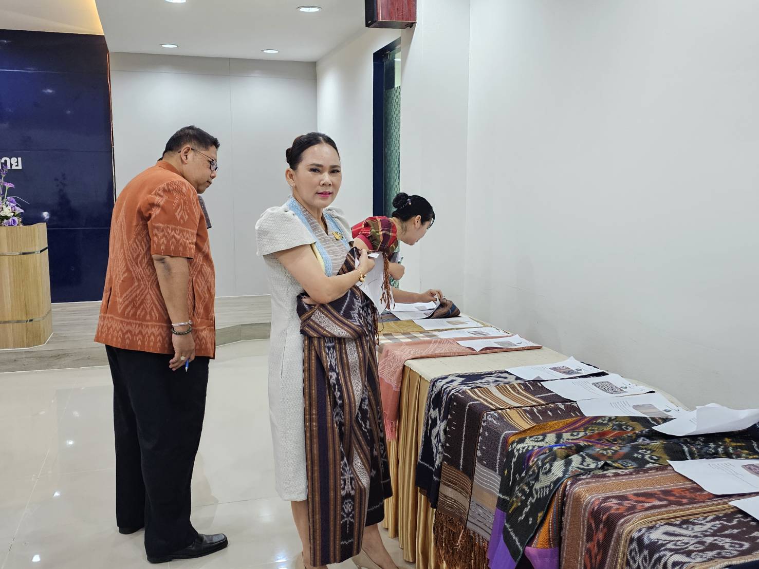 “ผ้าไทหนองคายงามแท้คักขนาด” จังหวัดหนองคาย จัดการประกวดสุดยอดผ้าจังหวัดหนองคาย ประจำปี 2567