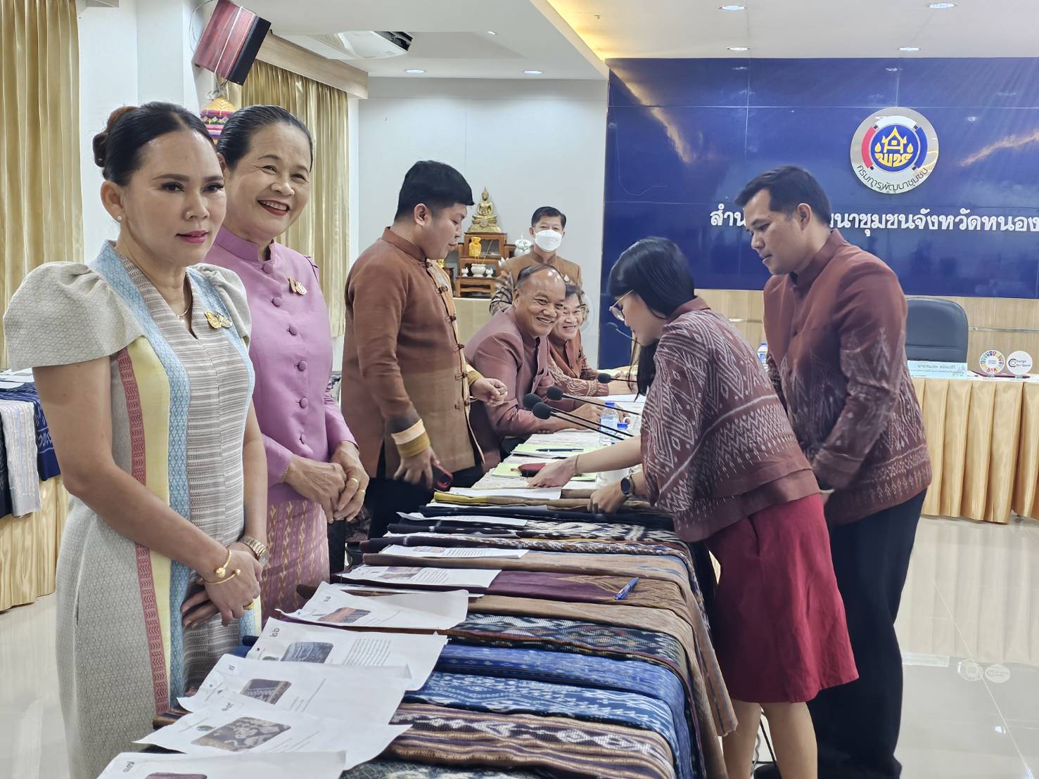 “ผ้าไทหนองคายงามแท้คักขนาด” จังหวัดหนองคาย จัดการประกวดสุดยอดผ้าจังหวัดหนองคาย ประจำปี 2567