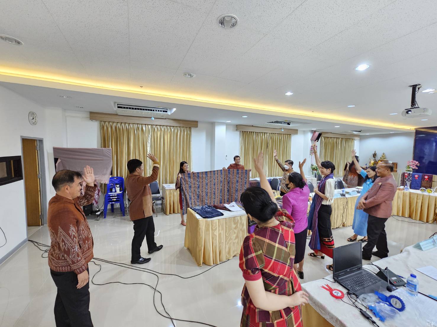 “ผ้าไทหนองคายงามแท้คักขนาด” จังหวัดหนองคาย จัดการประกวดสุดยอดผ้าจังหวัดหนองคาย ประจำปี 2567