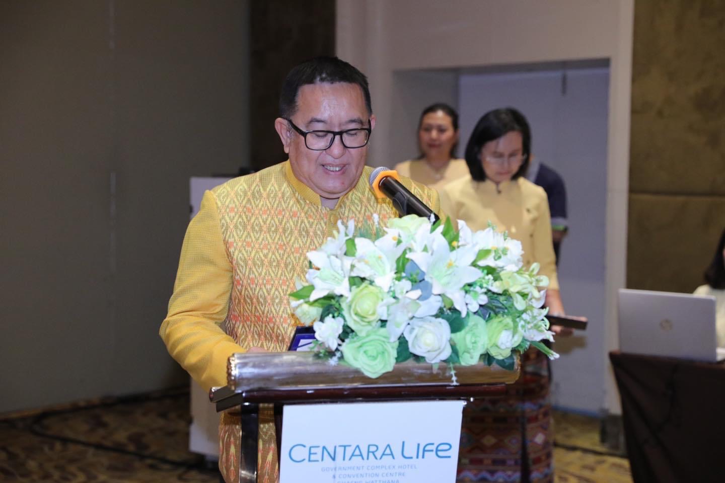 พช.หนองคาย เข้ารับมอบนโยบาย อธิบดี พช. พร้อมขับเคลื่อนงานพัฒนาชุมชนเพื่อประชาชนมีคุณภาพชีวิตที่ดีขึ้น