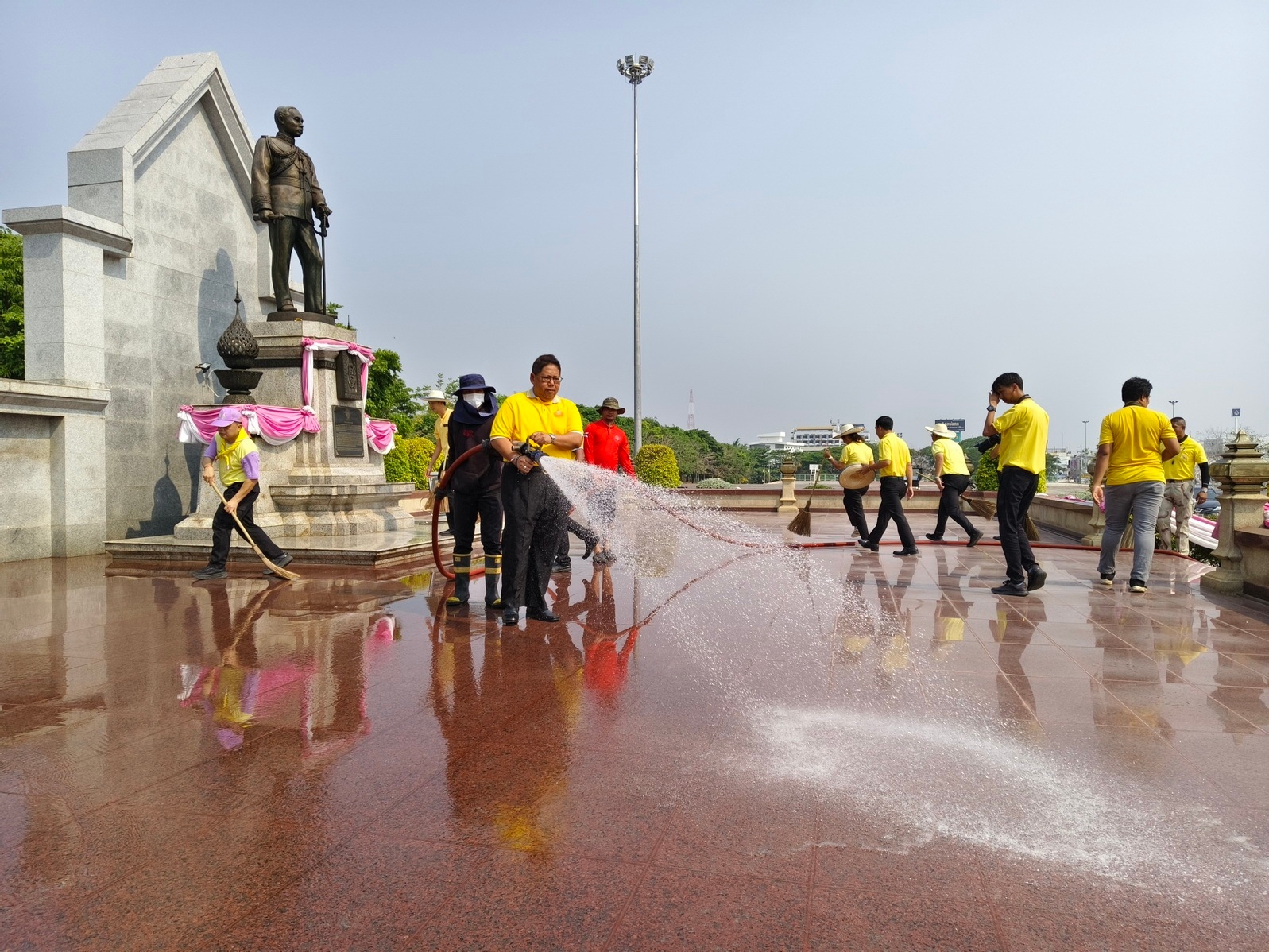 พช.หนองคาย ร่วมกิจกรรม Big Cleaning Day เพื่อเฉลิมพระเกียรติพระบาทสมเด็จพระเจ้าอยู่หัว เนื่องในโอกาสพระราชพิธีมหามงคลเฉลิมพระชนมพรรษา 6 รอบ 28 กรกฎาคม 2567