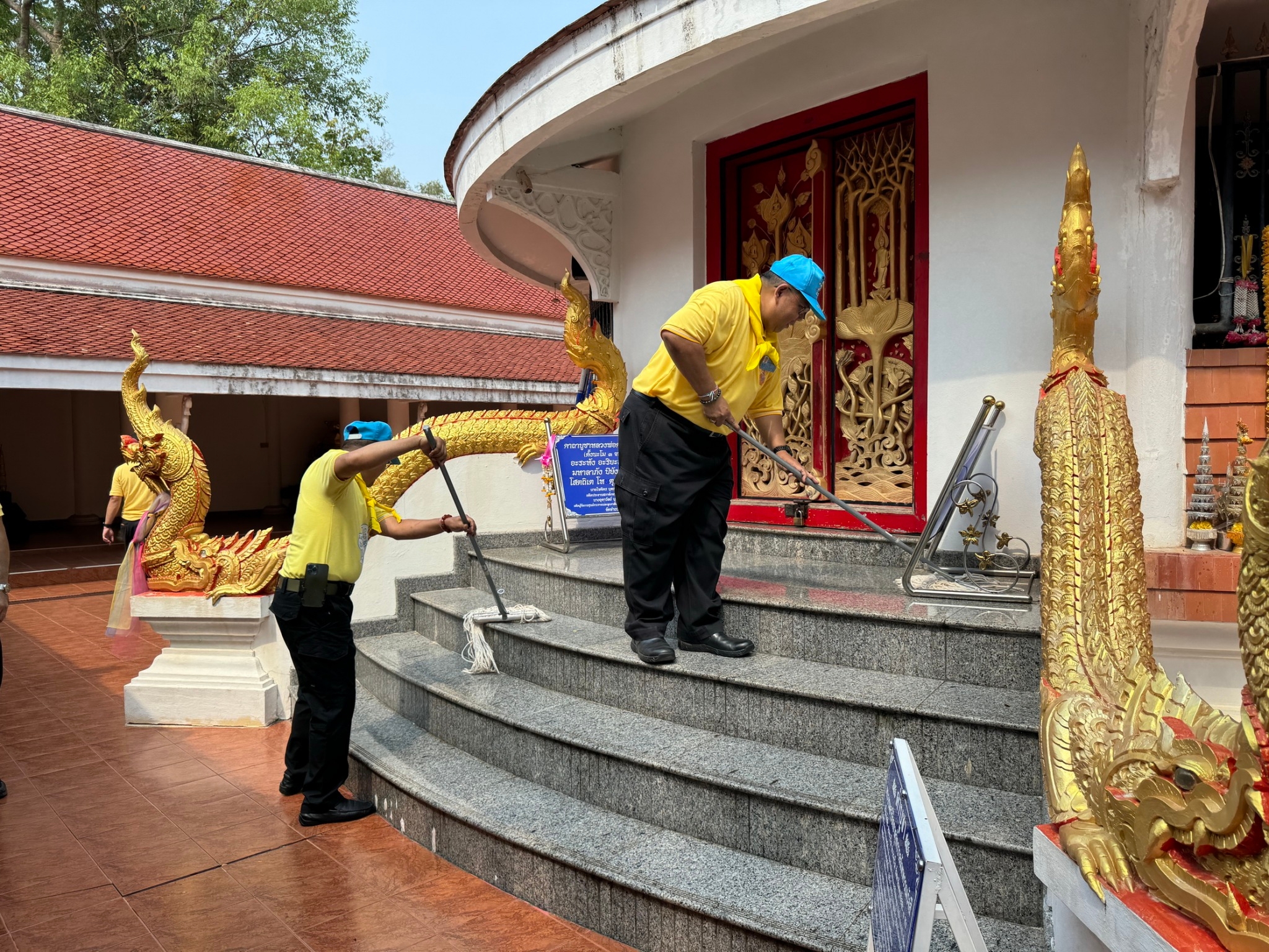 พช.หนองคาย ร่วมกิจกรรมจิตอาสาพัฒนาสิ่งแวดล้อมและบำเพ็ญสาธารณประโยชน์ เนื่องในวันฉัตรมงคล ประจำปี 2567