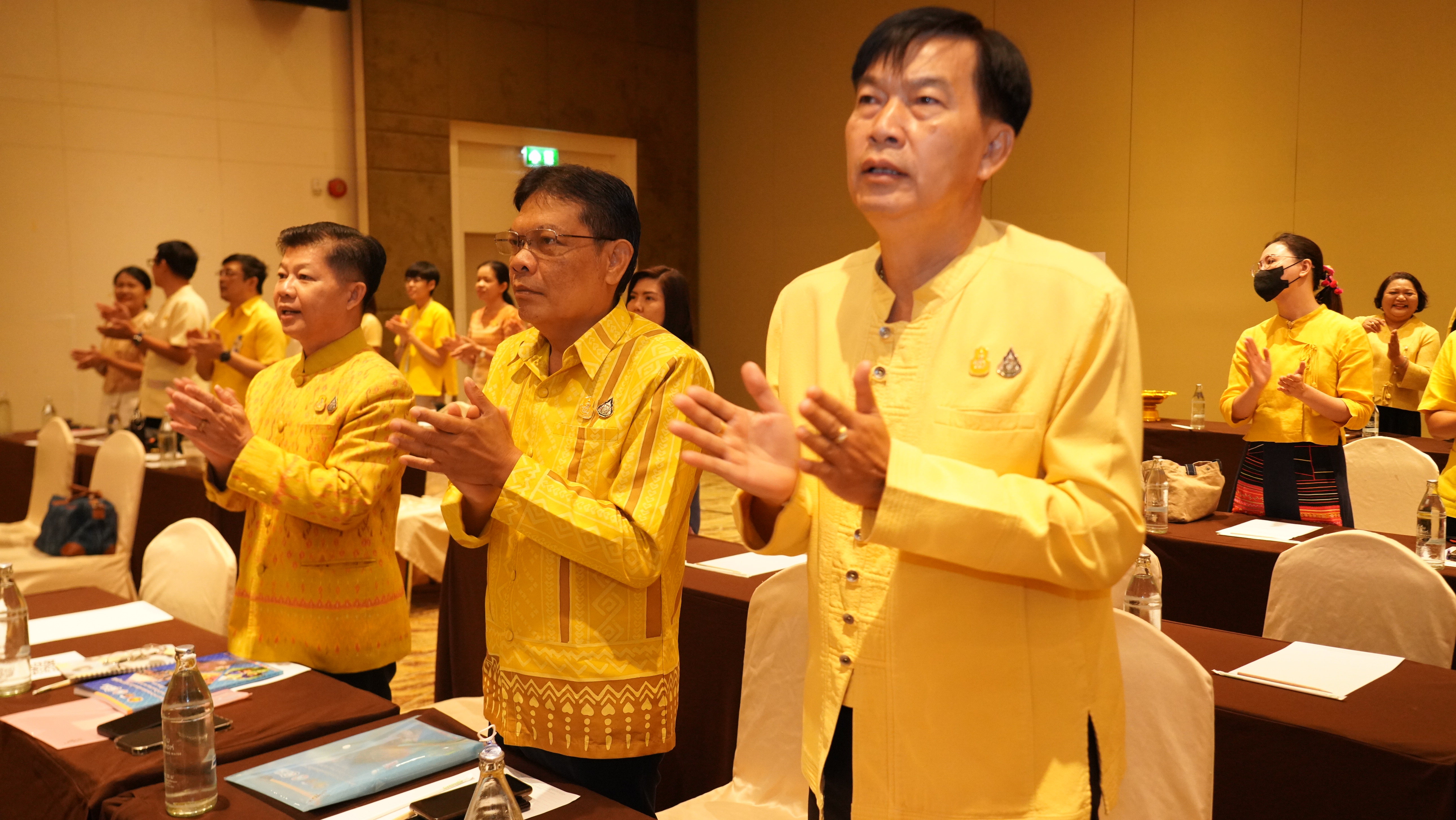 พช.หนองคาย เข้ารับมอบนโยบาย อธิบดี พช. พร้อมขับเคลื่อนงานพัฒนาชุมชนเพื่อประชาชนมีคุณภาพชีวิตที่ดีขึ้น