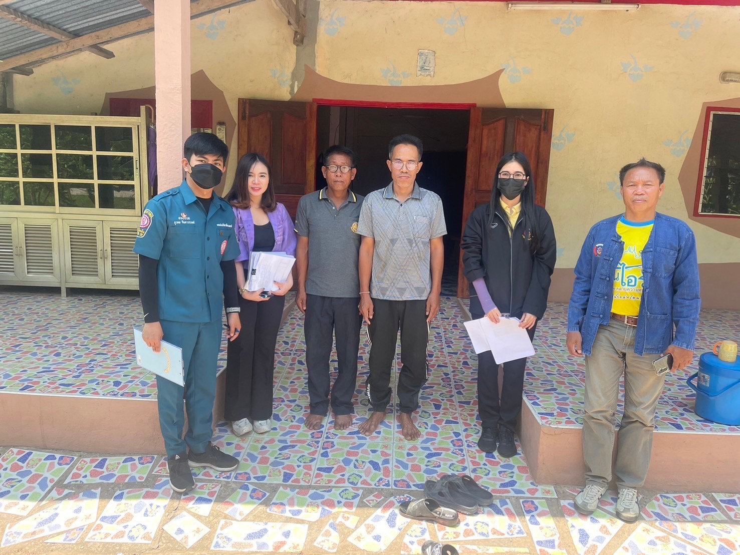 พช.หนองคาย ร่วมลงพื้นที่เพื่อจัดเก็บข้อมูลครัวเรือนที่ขอรับการสนับสนุนวัสดุอุปกรณ์ ภายใต้บันทึกข้อตกลงความร่วมมือในการแก้ไขปัญหาความยากจนเชิงบูรณาการ ระหว่าง กรมการพัฒนาชุมชนกระทรวงมหาดไทย กับ มูลนิธิป่อเต็กตึ๊ง