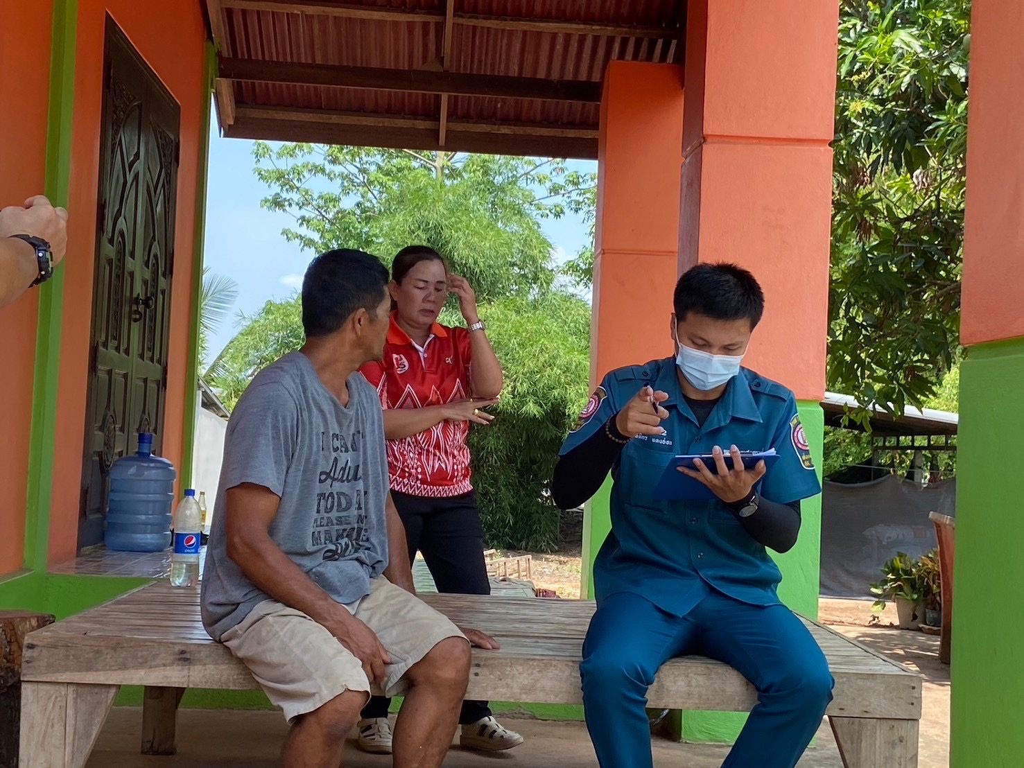 พช.หนองคาย ร่วมลงพื้นที่เพื่อจัดเก็บข้อมูลครัวเรือนที่ขอรับการสนับสนุนวัสดุอุปกรณ์ ภายใต้บันทึกข้อตกลงความร่วมมือในการแก้ไขปัญหาความยากจนเชิงบูรณาการ ระหว่าง กรมการพัฒนาชุมชนกระทรวงมหาดไทย กับ มูลนิธิป่อเต็กตึ๊ง