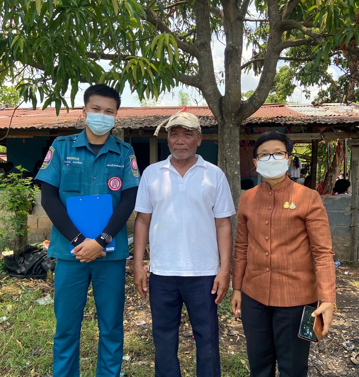 พช.หนองคาย ร่วมลงพื้นที่เพื่อจัดเก็บข้อมูลครัวเรือนที่ขอรับการสนับสนุนวัสดุอุปกรณ์ ภายใต้บันทึกข้อตกลงความร่วมมือในการแก้ไขปัญหาความยากจนเชิงบูรณาการ ระหว่าง กรมการพัฒนาชุมชนกระทรวงมหาดไทย กับ มูลนิธิป่อเต็กตึ๊ง