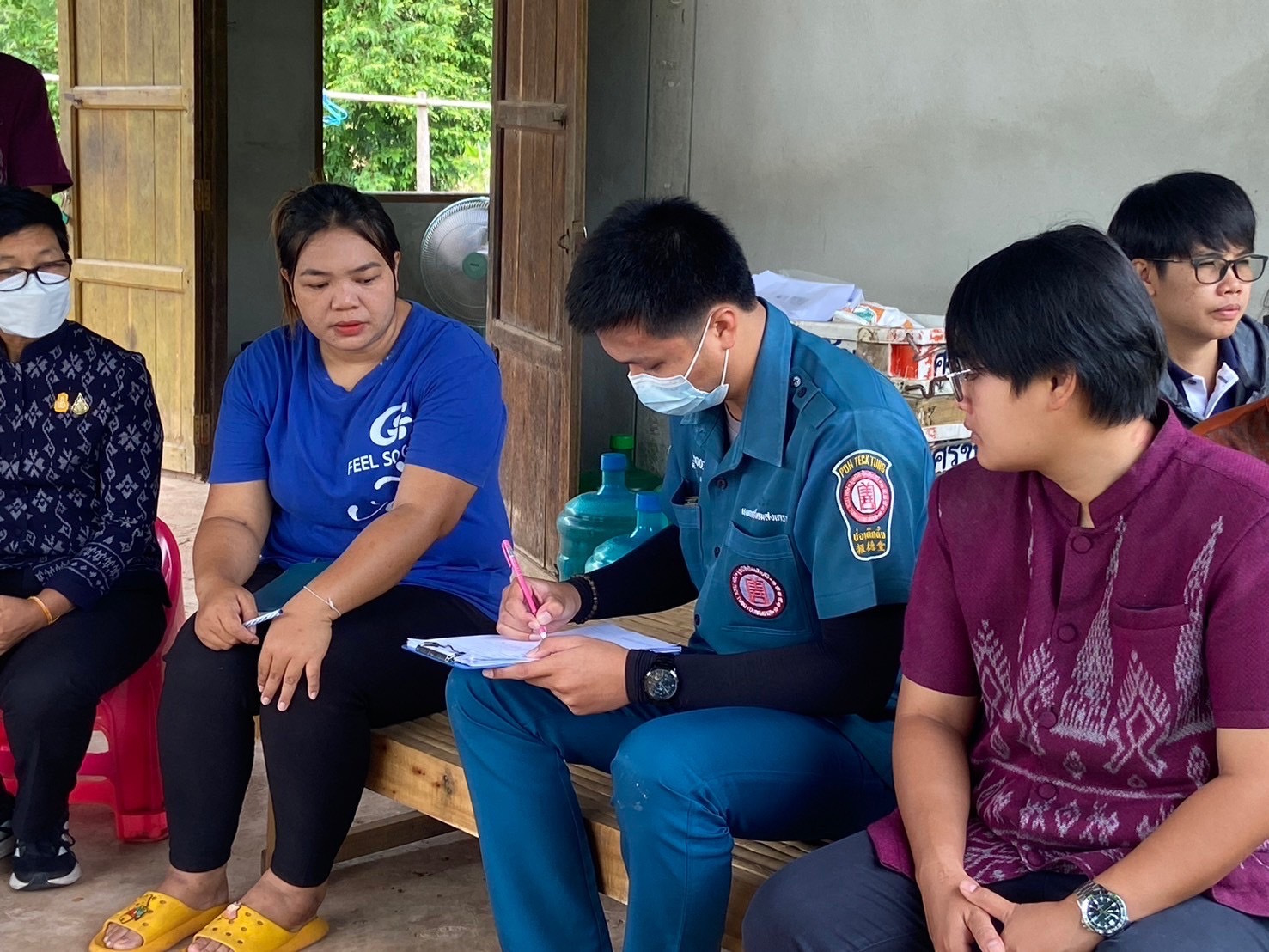 พช.หนองคาย ร่วมลงพื้นที่เพื่อจัดเก็บข้อมูลครัวเรือนที่ขอรับการสนับสนุนวัสดุอุปกรณ์ ภายใต้บันทึกข้อตกลงความร่วมมือในการแก้ไขปัญหาความยากจนเชิงบูรณาการ ระหว่าง กรมการพัฒนาชุมชนกระทรวงมหาดไทย กับ มูลนิธิป่อเต็กตึ๊ง