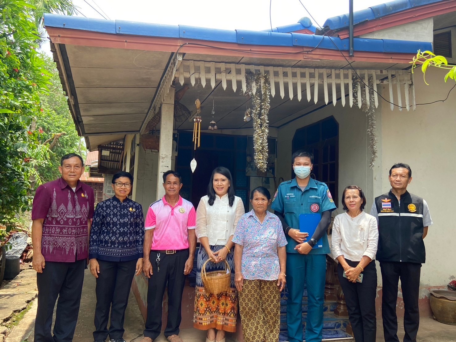 พช.หนองคาย ร่วมลงพื้นที่เพื่อจัดเก็บข้อมูลครัวเรือนที่ขอรับการสนับสนุนวัสดุอุปกรณ์ ภายใต้บันทึกข้อตกลงความร่วมมือในการแก้ไขปัญหาความยากจนเชิงบูรณาการ ระหว่าง กรมการพัฒนาชุมชนกระทรวงมหาดไทย กับ มูลนิธิป่อเต็กตึ๊ง