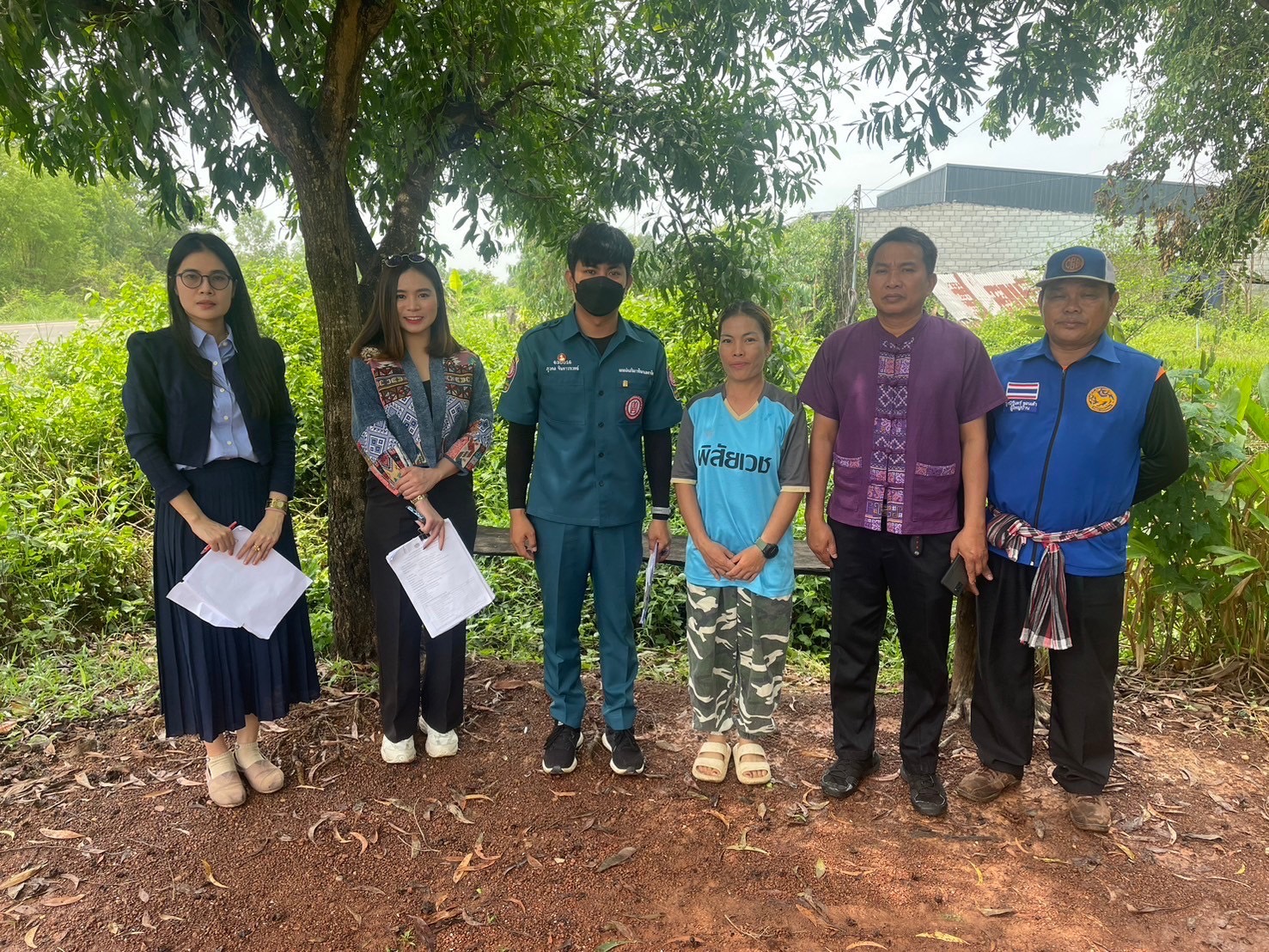 พช.หนองคาย ร่วมลงพื้นที่เพื่อจัดเก็บข้อมูลครัวเรือนที่ขอรับการสนับสนุนวัสดุอุปกรณ์ ภายใต้บันทึกข้อตกลงความร่วมมือในการแก้ไขปัญหาความยากจนเชิงบูรณาการ ระหว่าง กรมการพัฒนาชุมชนกระทรวงมหาดไทย กับ มูลนิธิป่อเต็กตึ๊ง
