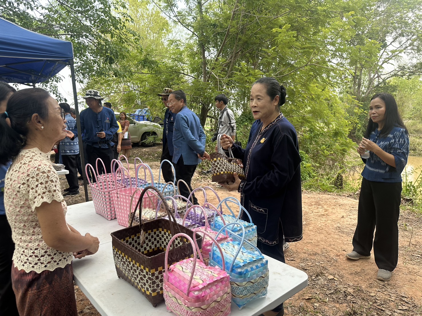 พช.หนองคาย น้อมนำหลักปรัชญาของเศรษฐกิจพอเพียงผ่านการดำเนินโครงการเฉลิมพระเกียรติพระบาทสมเด็จพระเจ้าอยู่หัว เนื่องในโอกาสมหามงคลเฉลิมพระชนมพรรษา 6 รอบ 28 กรกฎาคม 2567 ณ ศูนย์เรียนรู้ “โคก หนอง นา โมเดล” อำเภอสระใคร