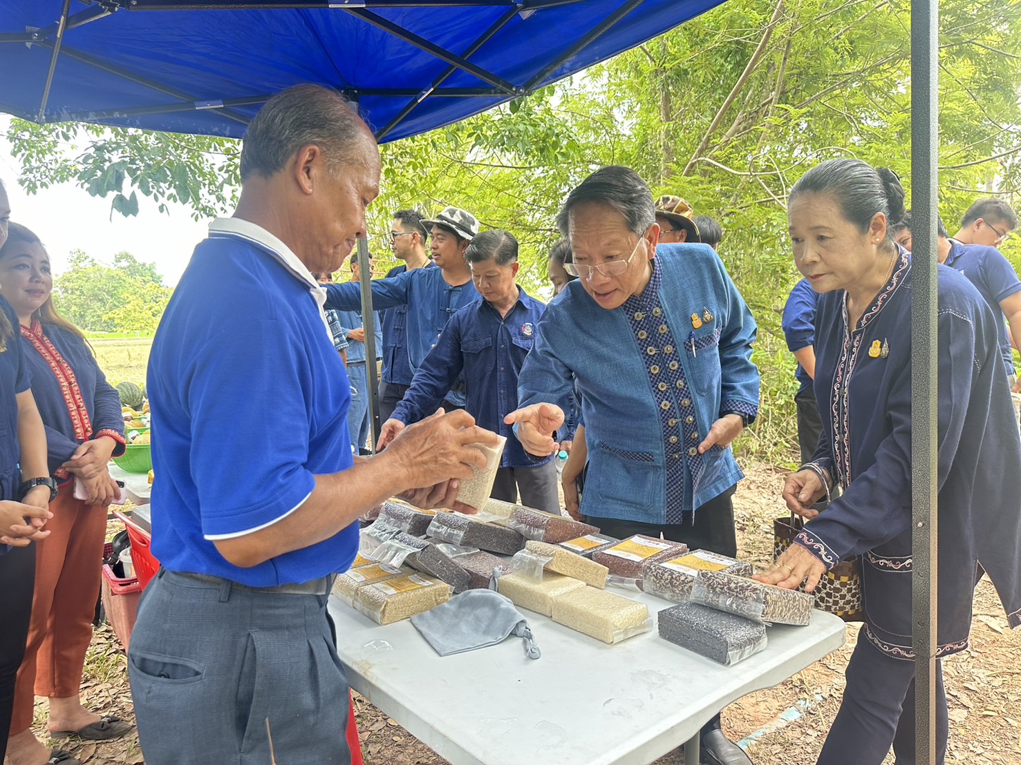พช.หนองคาย น้อมนำหลักปรัชญาของเศรษฐกิจพอเพียงผ่านการดำเนินโครงการเฉลิมพระเกียรติพระบาทสมเด็จพระเจ้าอยู่หัว เนื่องในโอกาสมหามงคลเฉลิมพระชนมพรรษา 6 รอบ 28 กรกฎาคม 2567 ณ ศูนย์เรียนรู้ “โคก หนอง นา โมเดล” อำเภอสระใคร