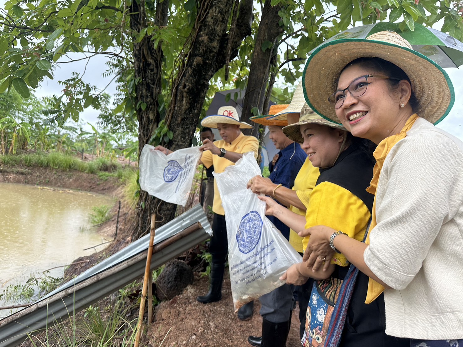 พช.หนองคาย น้อมนำหลักปรัชญาของเศรษฐกิจพอเพียงผ่านการดำเนินโครงการเฉลิมพระเกียรติพระบาทสมเด็จพระเจ้าอยู่หัว เนื่องในโอกาสมหามงคลเฉลิมพระชนมพรรษา 6 รอบ 28 กรกฎาคม 2567 ณ ศูนย์เรียนรู้ “โคก หนอง นา โมเดล” อำเภอโพนพิสัย