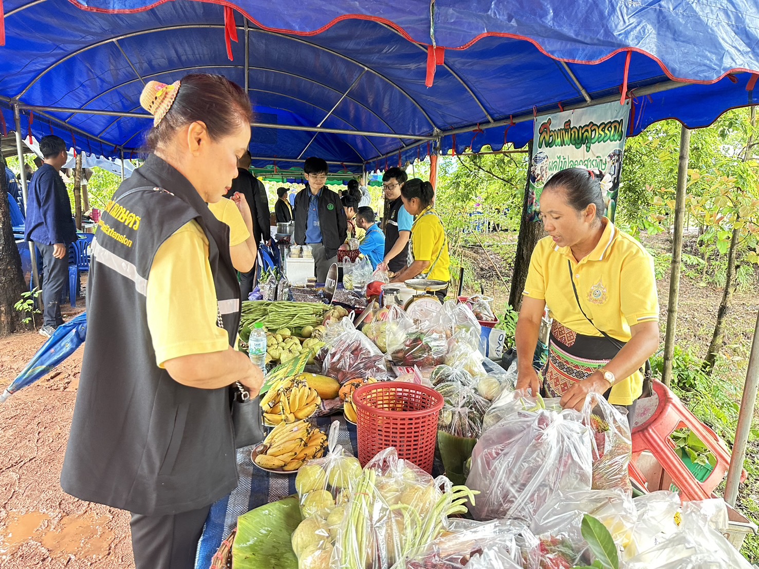 พช.หนองคาย น้อมนำหลักปรัชญาของเศรษฐกิจพอเพียงผ่านการดำเนินโครงการเฉลิมพระเกียรติพระบาทสมเด็จพระเจ้าอยู่หัว เนื่องในโอกาสมหามงคลเฉลิมพระชนมพรรษา 6 รอบ 28 กรกฎาคม 2567 ณ ศูนย์เรียนรู้ “โคก หนอง นา โมเดล” อำเภอโพนพิสัย