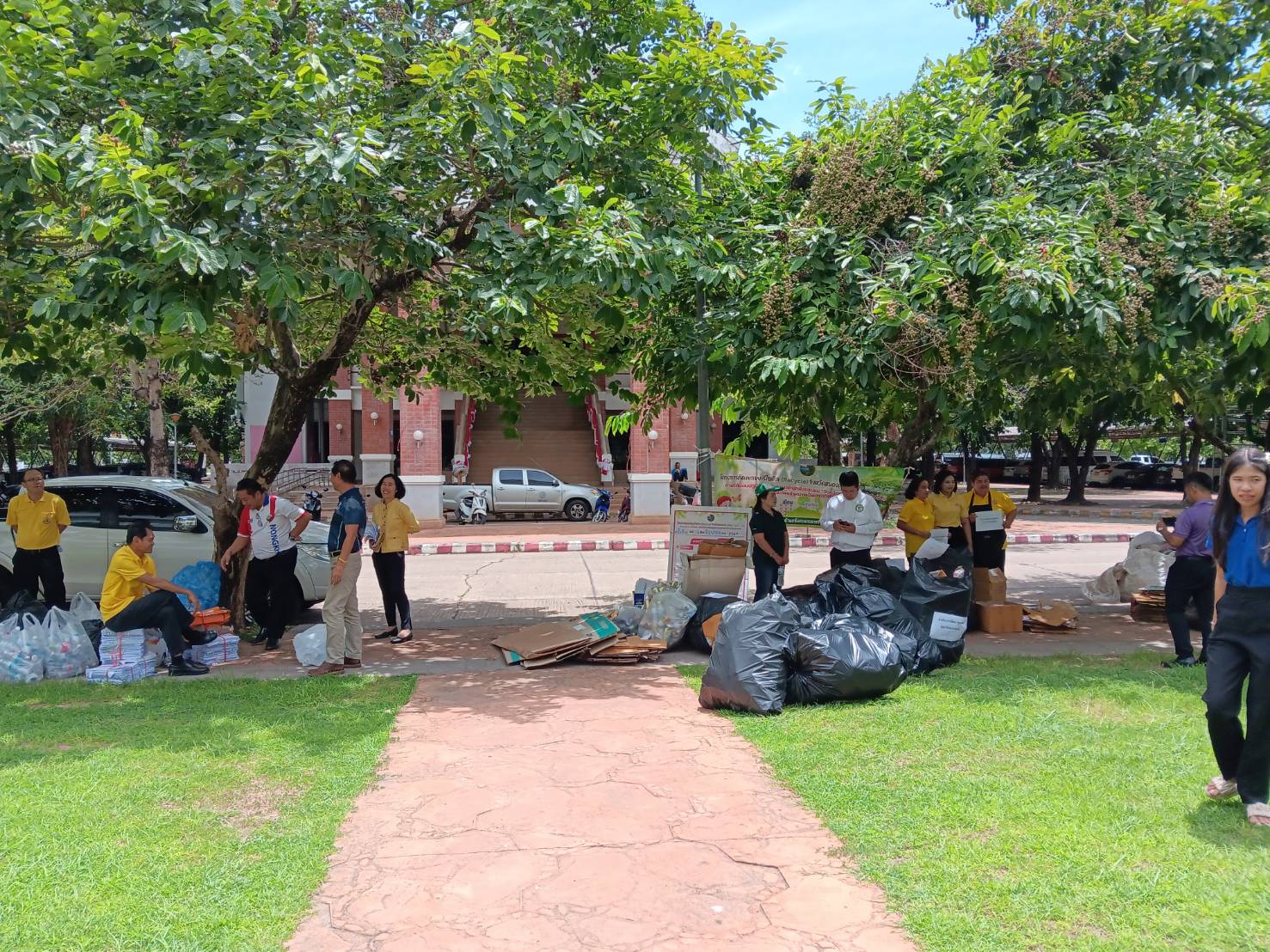 สำนักงานพัฒนาชุมชนจังหวัดหนองคาย ดำเนินโครงการพัฒนาชุมชนใสสะอาด มิติที่ 2 สำนักงานสะดวก