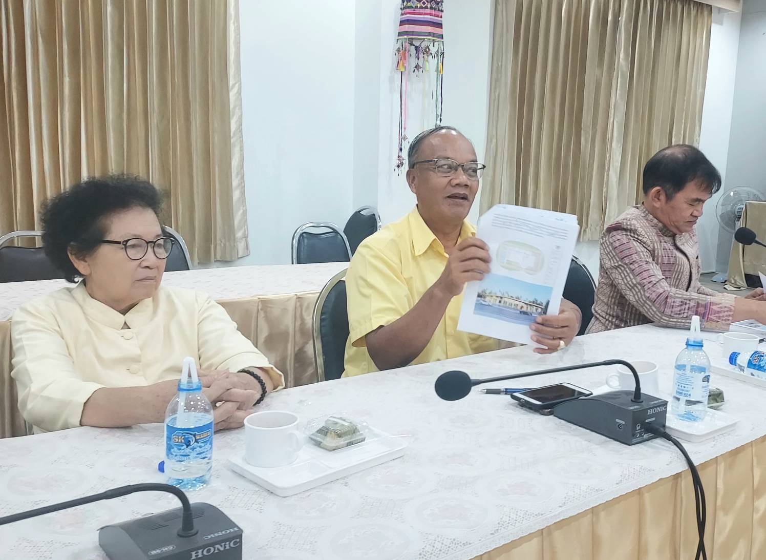 พช.หนองคาย ประชุมหารือการขับเคลื่อนกิจกรรม สืบสานภูมิปัญญาผ้าพื้นถิ่น “พญานาคา” สู่ความยั่งยืน