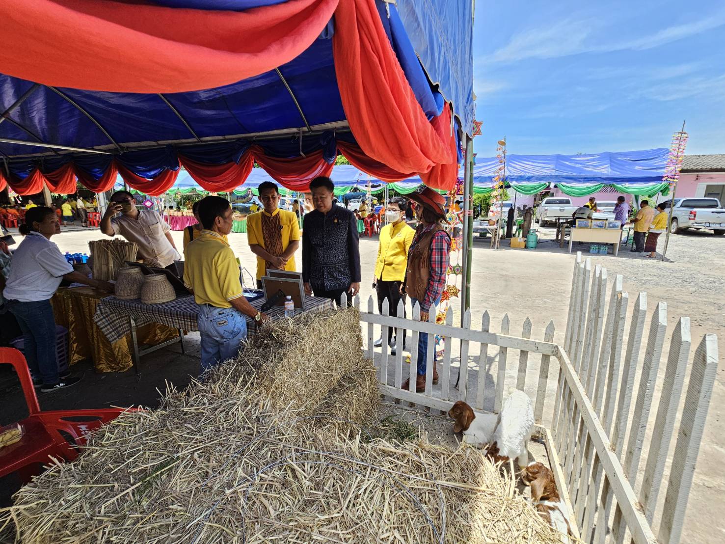 พช.หนองคาย ร่วมสนับสนุนศูนย์สารสนเทศฯ ตำบลโพนสว่าง รับการตรวจประเมินคัดเลือกการจัดตั้งศูนย์สารสนเทศตำบลต้นแบบฯ ระดับเขตตรวจราชการที่ 10 ประจำปี 2567 เพื่อเป็นศูนย์กลางการพัฒนาคุณภาพชีวิตให้ดีขึ้น
