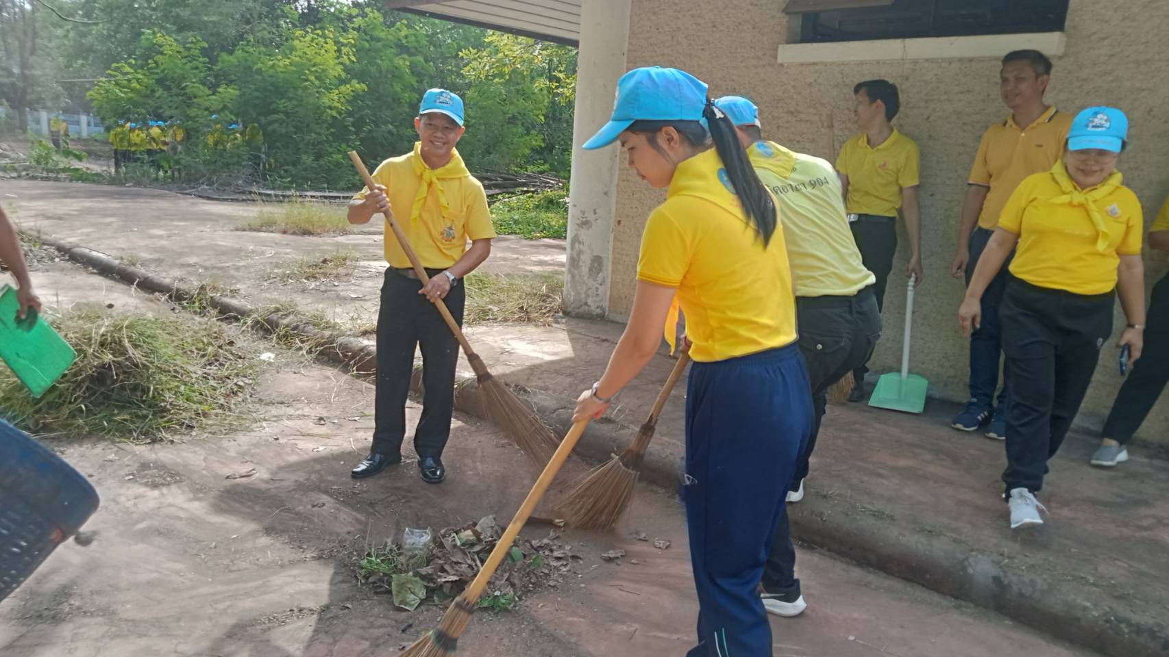 พช.หนองคาย ร่วมกิจกรรม Big Cleaning Day เพื่อเฉลิมพระเกียรติพระบาทสมเด็จพระเจ้าอยู่หัว เนื่องในโอกาสพระราชพิธีมหามงคลเฉลิมพระชนมพรรษา 6 รอบ 28 กรกฎาคม 2567 ภายใต้โครงการบ้านสวยเมืองงาม “หนองคายเมืองท่องเที่ยว และน่าอยู่ริมฝั่งโขง”