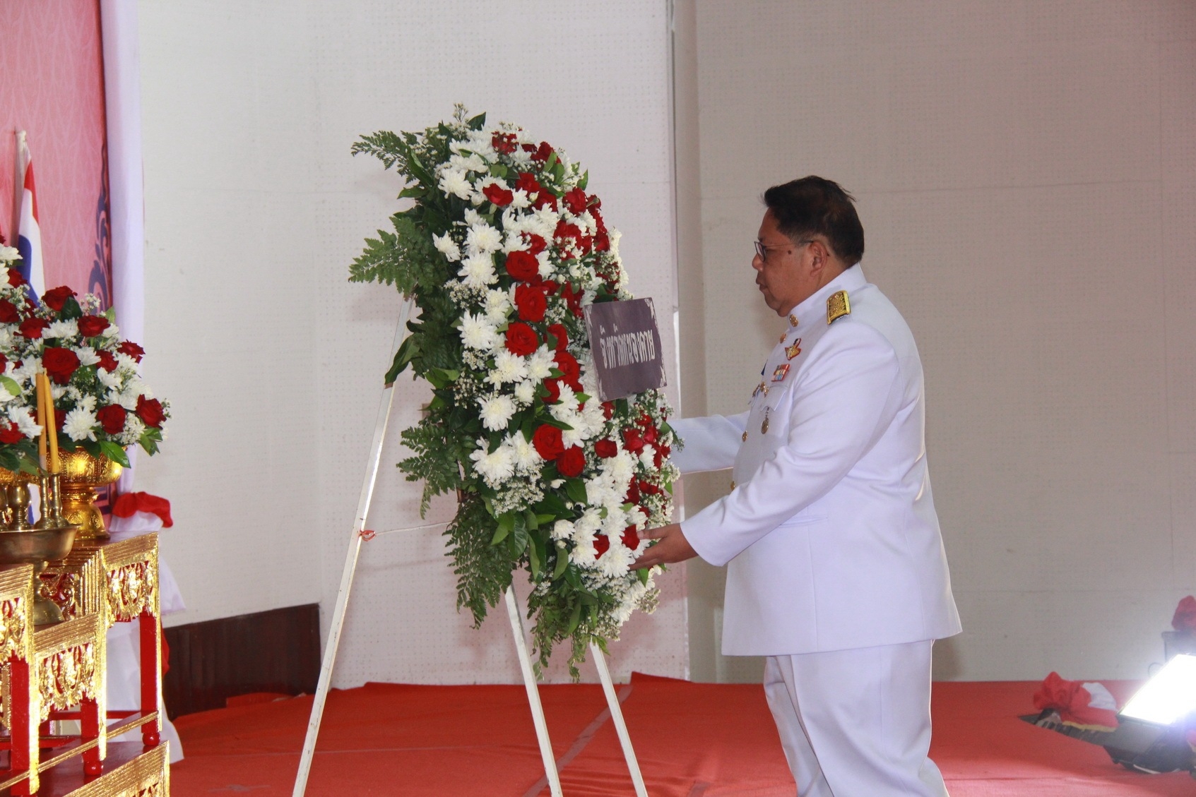 พช.หนองคาย ร่วมพิธีถวายราชสักการะ เนื่องในวันคล้ายวันสวรรคตพระบาทสมเด็จพระปรเมนทรมหาอานันทมหิดล พระอัฐมรามาธิบดินทร ประจำปีพุทธศักราช 2567