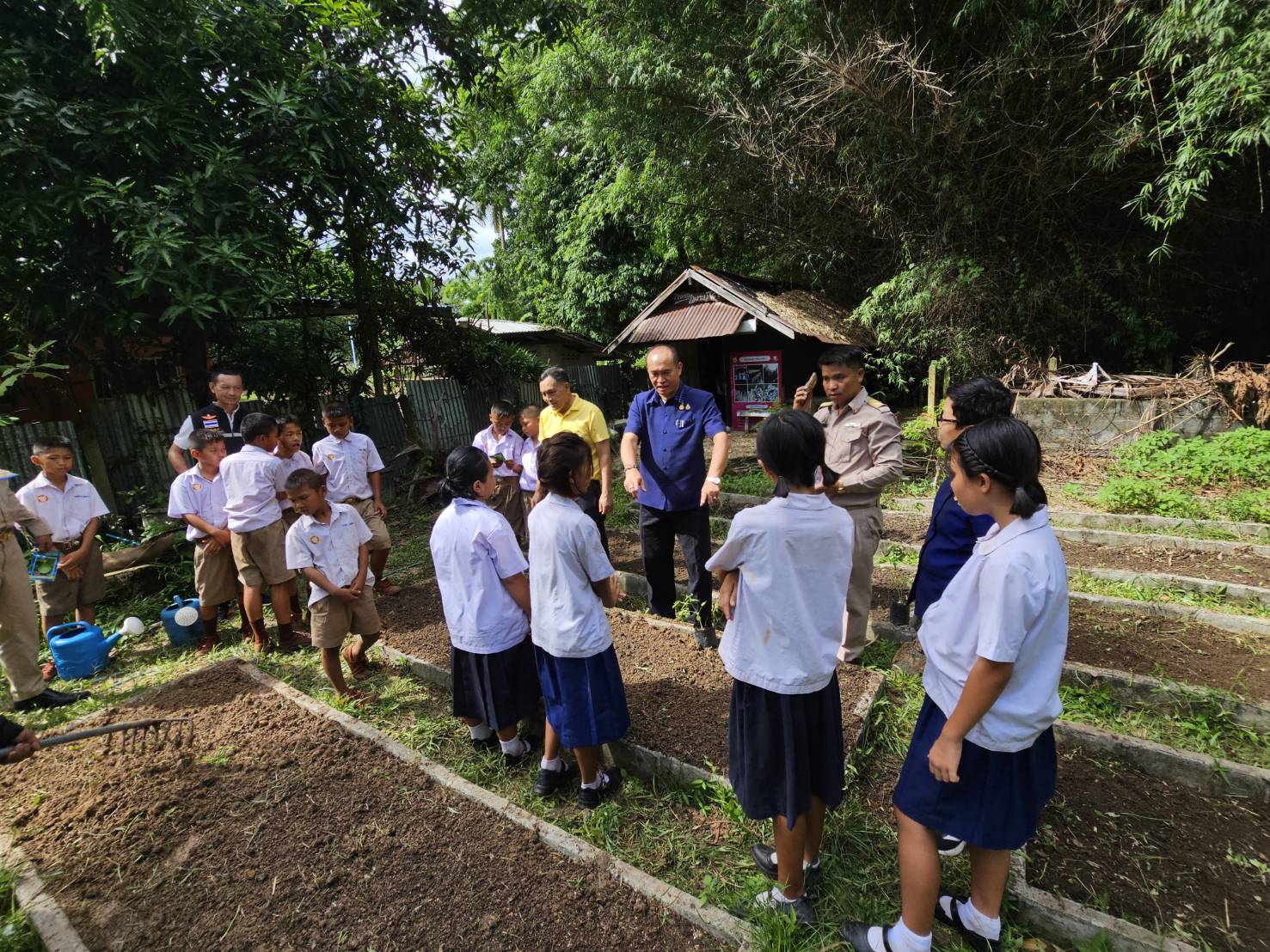 พช.หนองคาย ลงพื้นที่ถอดบทเรียนความสำเร็จของผู้นำสตรีในการแก้ไขปัญหาความยากจน และส่งเสริมการสร้างความมั่นคงทางอาหารสู่สถานศึกษา ในพื้นที่อำเภอเฝ้าไร่