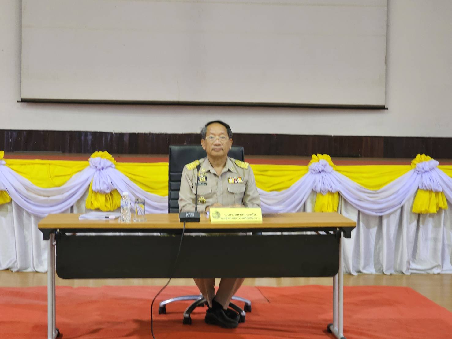 พช.หนองคาย ร่วมการประชุมคณะกรมการจังหวัดและหัวหน้าส่วนราชการประจำจังหวัด ครั้งที่ 6/2567 และพิธีมอบโล่รางวัลการประกวดสุดยอดผ้าจังหวัดหนองคาย