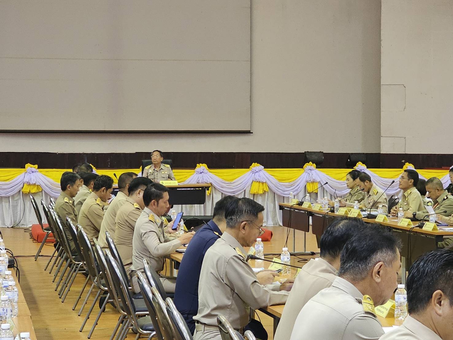 พช.หนองคาย ร่วมการประชุมคณะกรมการจังหวัดและหัวหน้าส่วนราชการประจำจังหวัด ครั้งที่ 6/2567 และพิธีมอบโล่รางวัลการประกวดสุดยอดผ้าจังหวัดหนองคาย