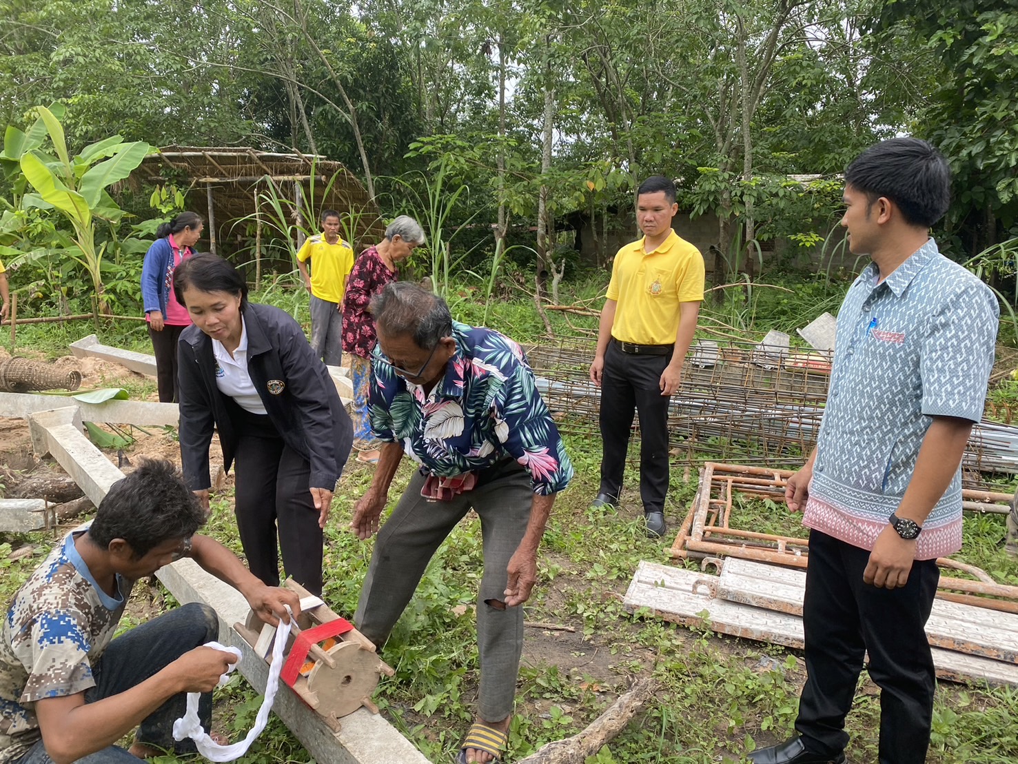 พช.หนองคาย มุ่งพัฒนาครัวเรือนให้มีคุณภาพชีวิตที่ดีขึ้น ร่วมพิธียกเสาเอกบ้านห่วงใยจากใจ GLO ปี 2566 อำเภอรัตนวาปี