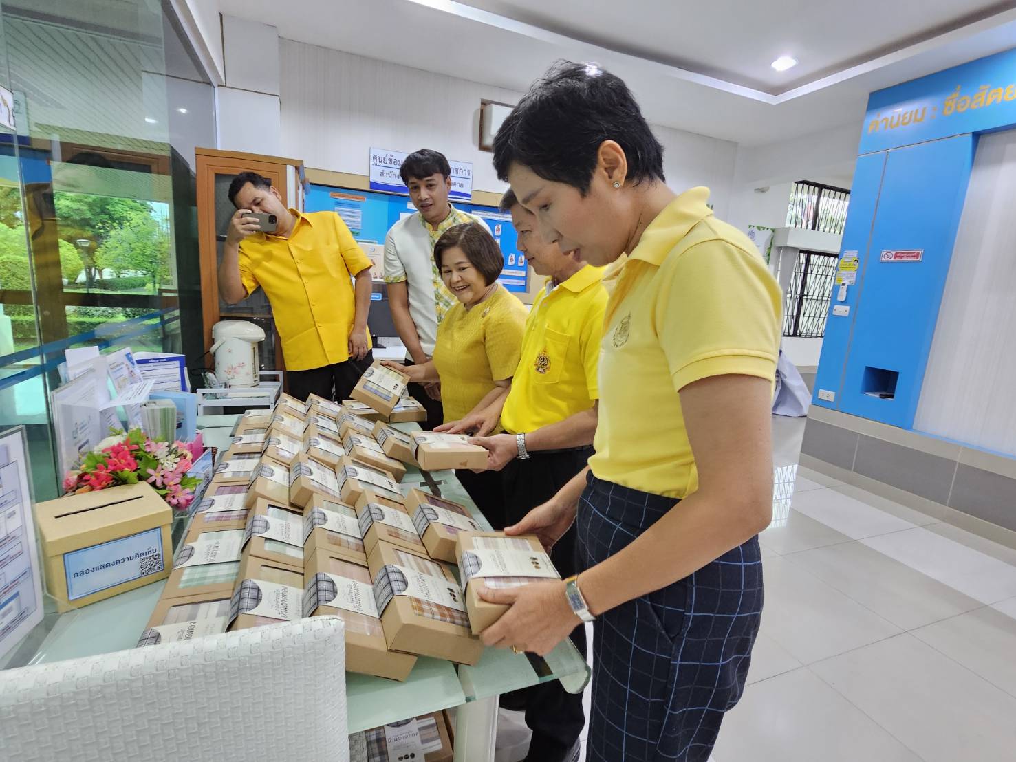 พช.หนองคาย ส่งเสริมช่องทางการตลาด สินค้า OTOP กลุ่มผ้าทอมือบ้านตาดทอง อ.รัตนวาปี ปลุกกระแสผ้าไทย สร้างรายได้สู่ชุมชน