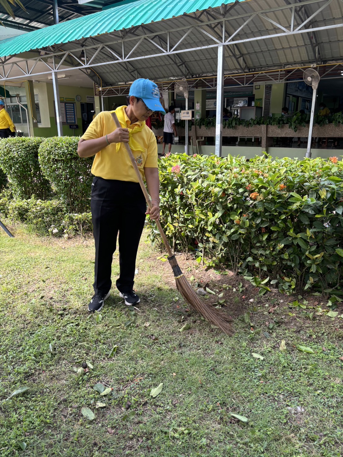 พช.หนองคาย ร่วมกิจกรรมจิตอาสาพัฒนา เนื่องในโอกาสวันอานันทมหิดล “กิจกรรมพัฒนาสิ่งแวดล้อมและบำเพ็ญสาธารณประโยชน์”