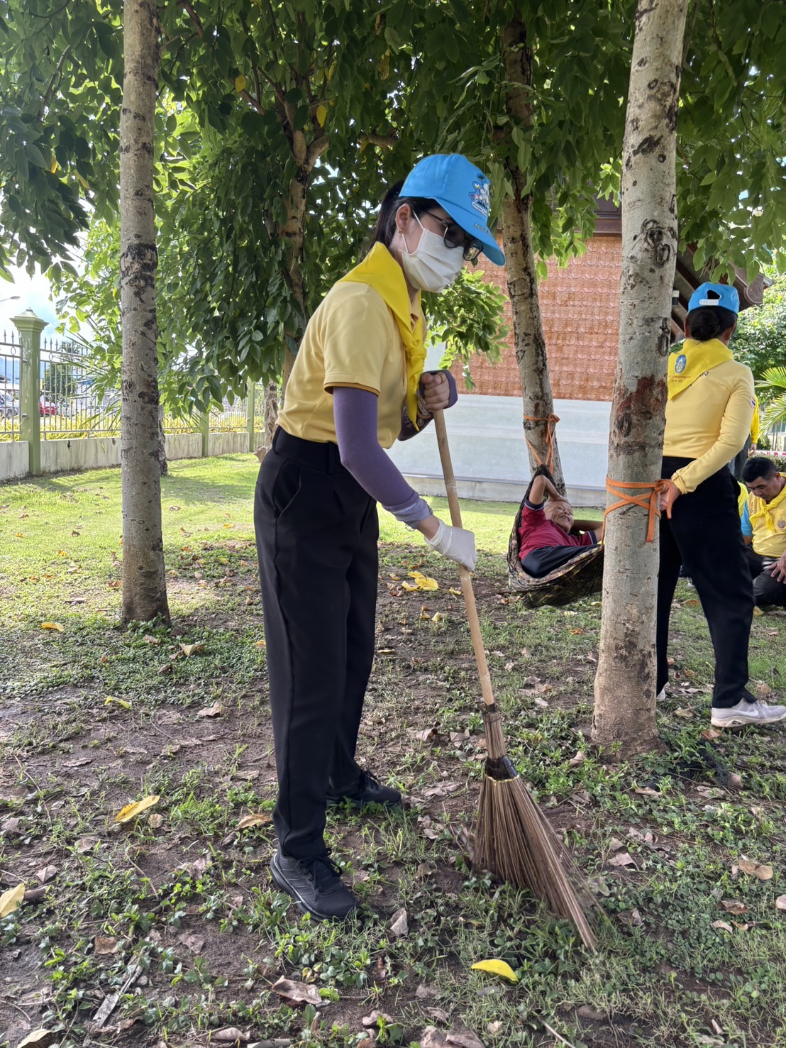 พช.หนองคาย ร่วมกิจกรรมจิตอาสาพัฒนา เนื่องในโอกาสวันอานันทมหิดล “กิจกรรมพัฒนาสิ่งแวดล้อมและบำเพ็ญสาธารณประโยชน์”