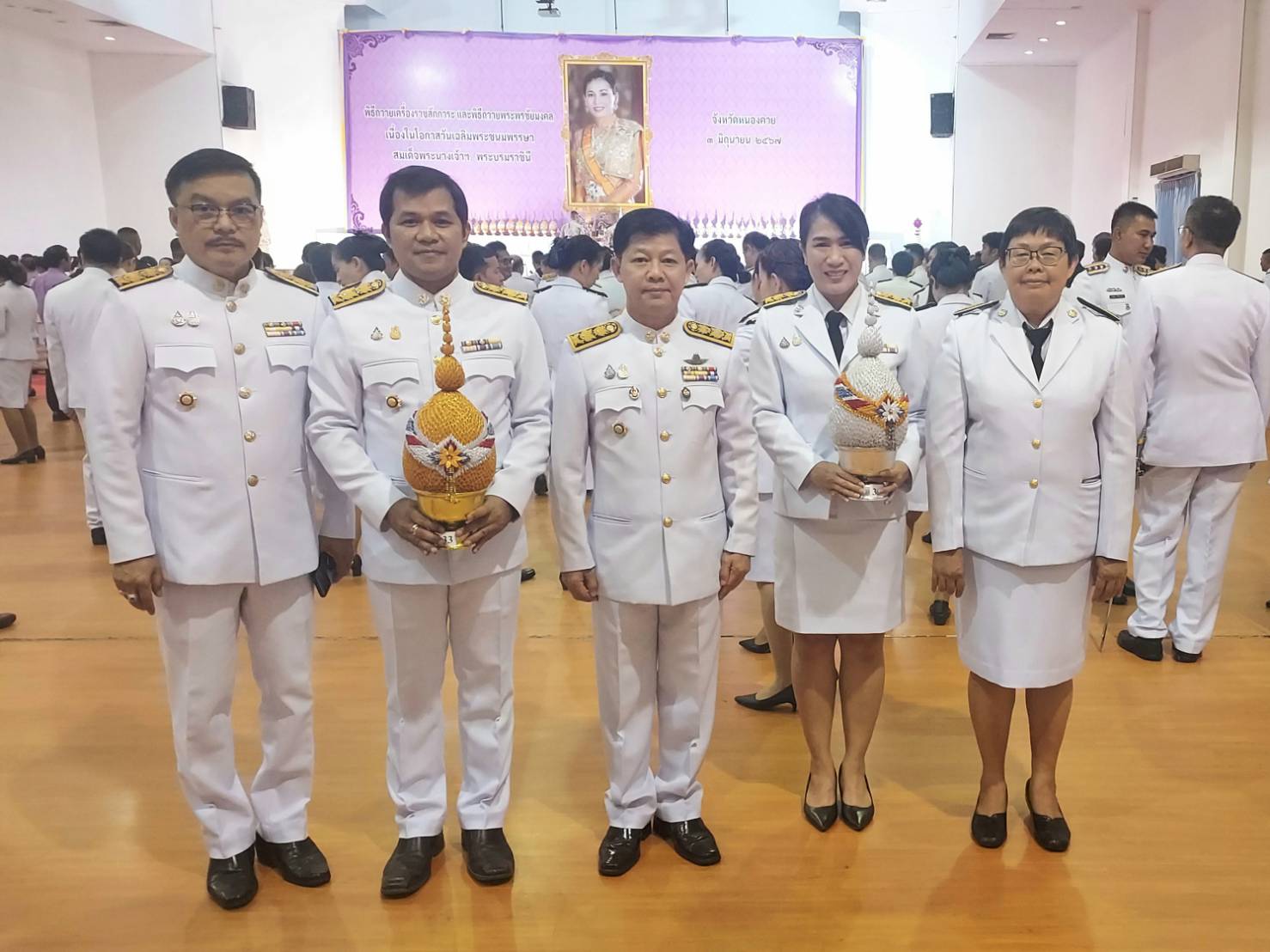 พช.หนองคาย ร่วมพิธีถวายเครื่องราชสักการะและวางพานพุ่ม และพิธีจุดเทียนถวายพระพรชัยมงคล สมเด็จพระนางเจ้าฯ พระบรมราชินี เนื่องในโอกาสวันเฉลิมพระชนมพรรษา 3 มิถุนายน 2567