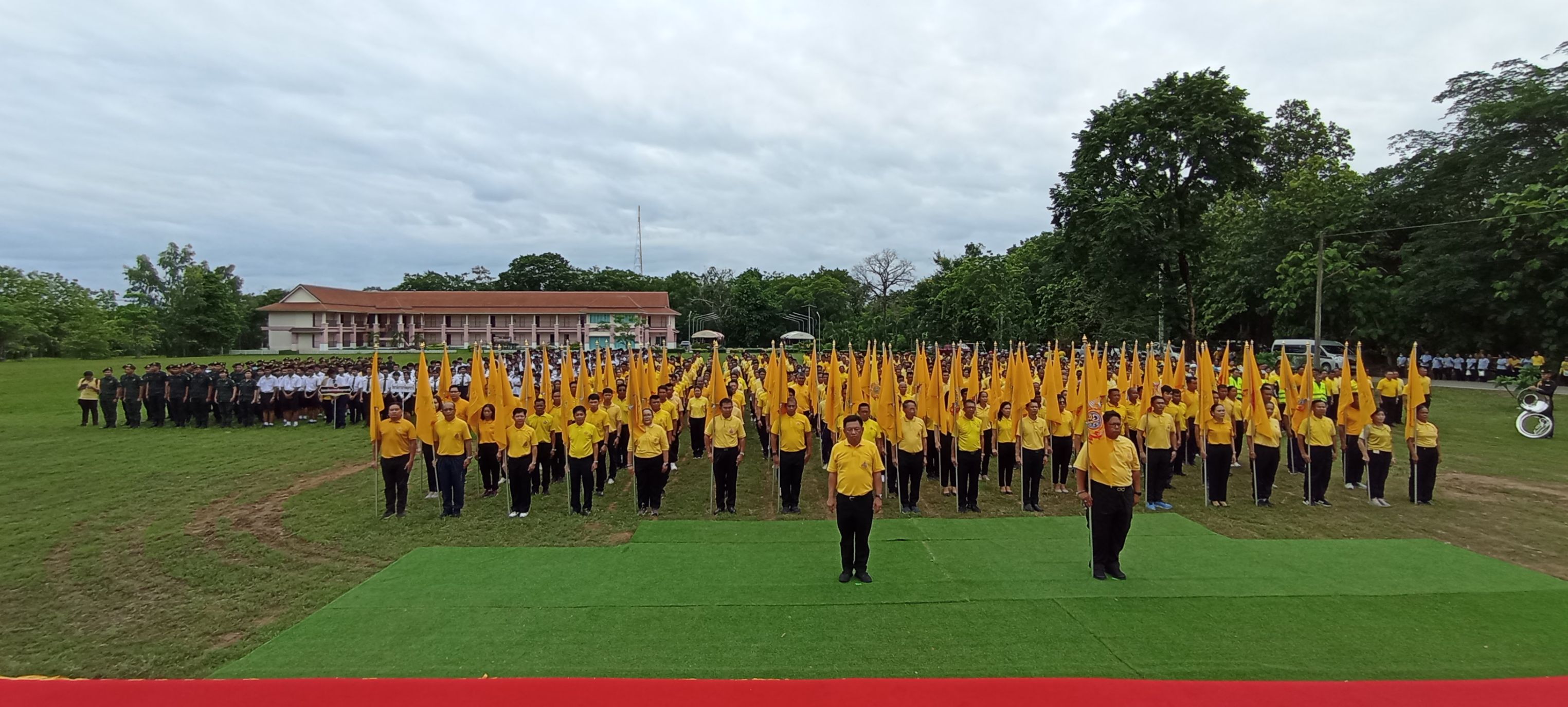 พช.หนองคาย แสดงความรักสามัคคีและความจงรักภักดี ร่วมกิจกรรม เดิน วิ่ง ปั่น ธงตราสัญลักษณ์งานเฉลิมพระเกียรติ พระบาทสมเด็จพระเจ้าอยู่หัว เนื่องในโอกาสพระราชพิธีมหามงคล เฉลิมพระชนมพรรษา 6 รอบ 28 กรกฎาคม 2567 ส่งต่อให้กับจังหวัดอุดรธานี