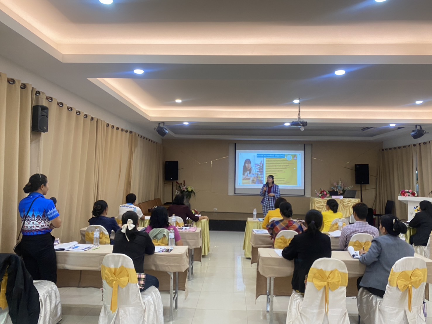 พช.จังหวัดหนองคาย ดำเนินโครงการพัฒนาผลิตภัณฑ์ OTOP กลุ่มปรับตัว สู่การพัฒนา (Quadrant D) ให้มีคุณภาพมาตรฐาน