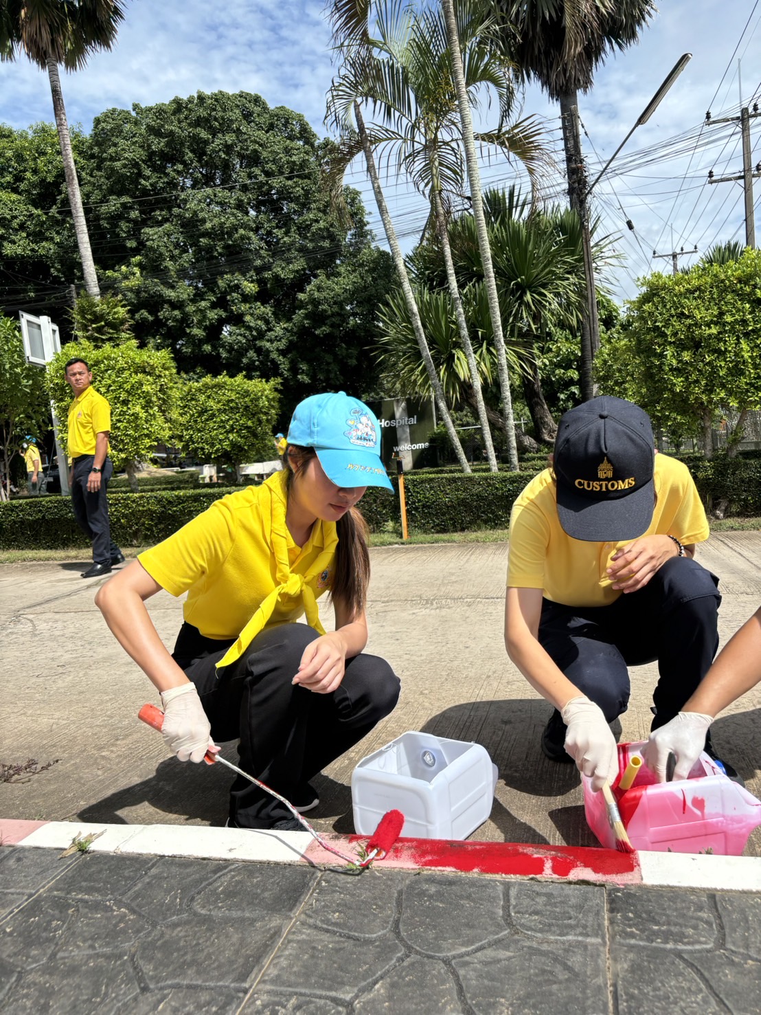 พช.หนองคาย ร่วมกิจกรรมจิตอาสาพัฒนา เนื่องในโอกาสวันอานันทมหิดล “กิจกรรมพัฒนาสิ่งแวดล้อมและบำเพ็ญสาธารณประโยชน์”