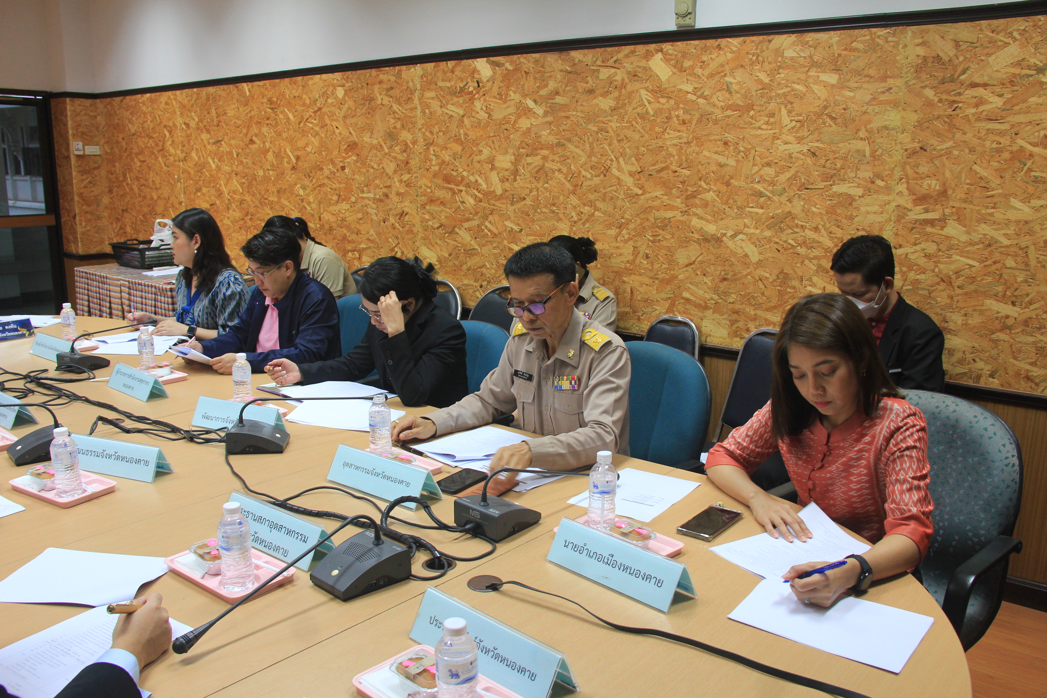 พช.หนองคาย ร่วมการประชุมมอบหมายภารกิจต้อนรับและอำนวยความสะดวกแก่นักศึกษาหลักสูตรการป้องกันราชอาณาจักร สำหรับผู้บริหารแห่งอนาคต (วปอ.บอ.) รุ่นที่ 1
