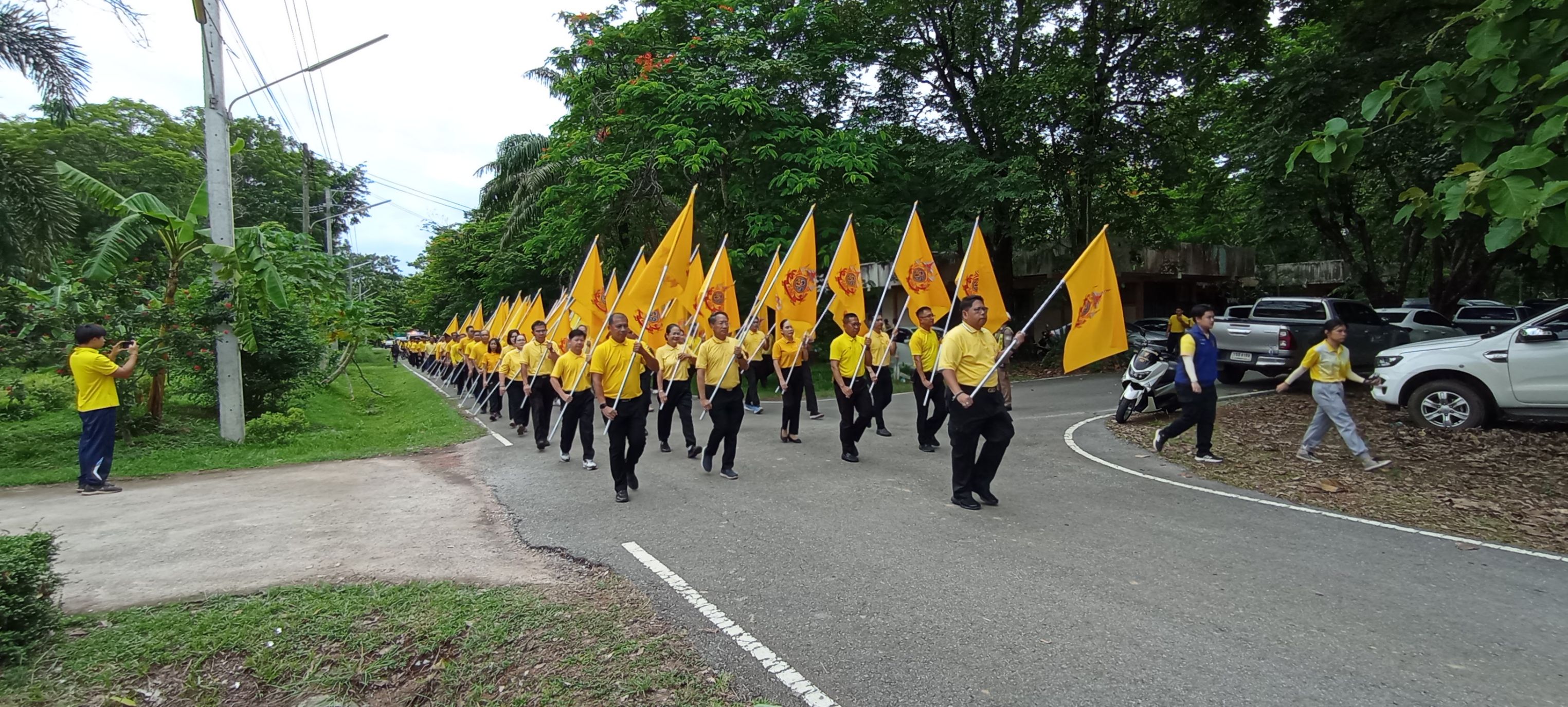พช.หนองคาย แสดงความรักสามัคคีและความจงรักภักดี ร่วมกิจกรรม เดิน วิ่ง ปั่น ธงตราสัญลักษณ์งานเฉลิมพระเกียรติ พระบาทสมเด็จพระเจ้าอยู่หัว เนื่องในโอกาสพระราชพิธีมหามงคล เฉลิมพระชนมพรรษา 6 รอบ 28 กรกฎาคม 2567 ส่งต่อให้กับจังหวัดอุดรธานี