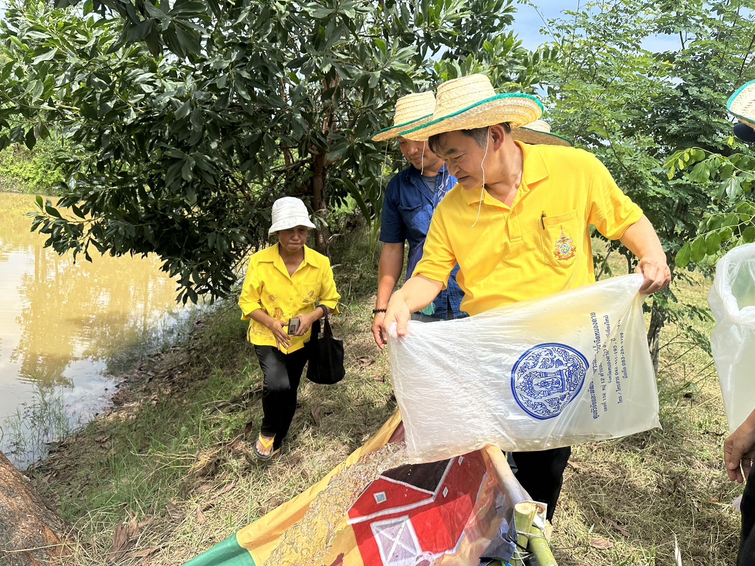 พช.หนองคาย น้อมนำหลักปรัชญาของเศรษฐกิจพอเพียงผ่านการดำเนินโครงการเฉลิมพระเกียรติพระบาทสมเด็จพระเจ้าอยู่หัว เนื่องในโอกาสมหามงคลเฉลิมพระชนมพรรษา 6 รอบ 28 กรกฎาคม 2567 ณ ศูนย์เรียนรู้ “โคก หนอง นา โมเดล” อำเภอโพธิ์ตาก
