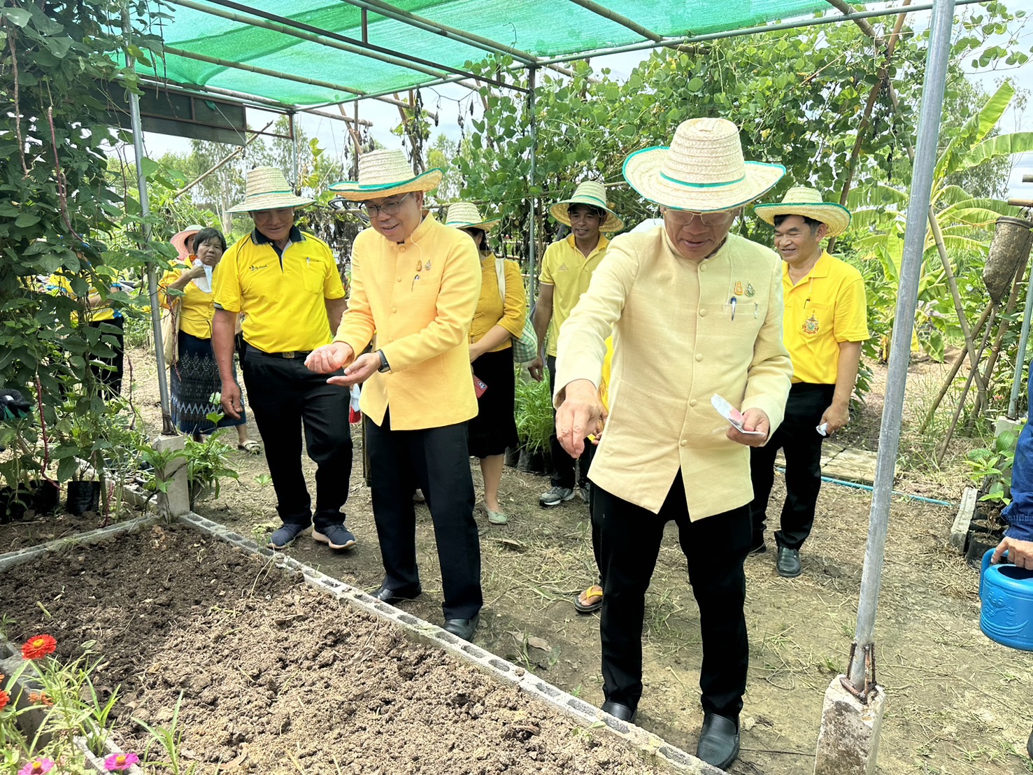 พช.หนองคาย น้อมนำหลักปรัชญาของเศรษฐกิจพอเพียงผ่านการดำเนินโครงการเฉลิมพระเกียรติพระบาทสมเด็จพระเจ้าอยู่หัว เนื่องในโอกาสมหามงคลเฉลิมพระชนมพรรษา 6 รอบ 28 กรกฎาคม 2567 ณ ศูนย์เรียนรู้ “โคก หนอง นา โมเดล” อำเภอโพธิ์ตาก
