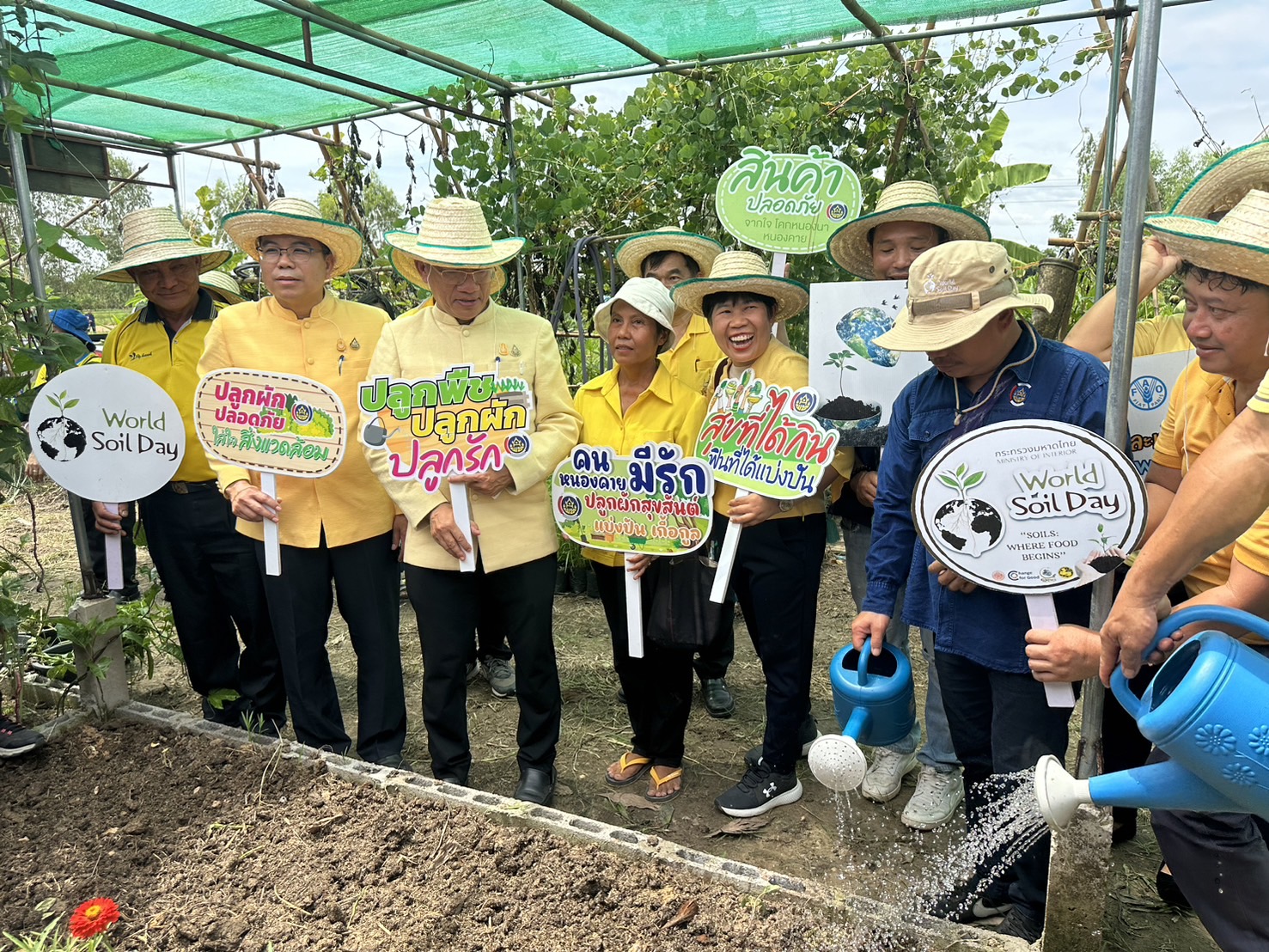 พช.หนองคาย น้อมนำหลักปรัชญาของเศรษฐกิจพอเพียงผ่านการดำเนินโครงการเฉลิมพระเกียรติพระบาทสมเด็จพระเจ้าอยู่หัว เนื่องในโอกาสมหามงคลเฉลิมพระชนมพรรษา 6 รอบ 28 กรกฎาคม 2567 ณ ศูนย์เรียนรู้ “โคก หนอง นา โมเดล” อำเภอโพธิ์ตาก