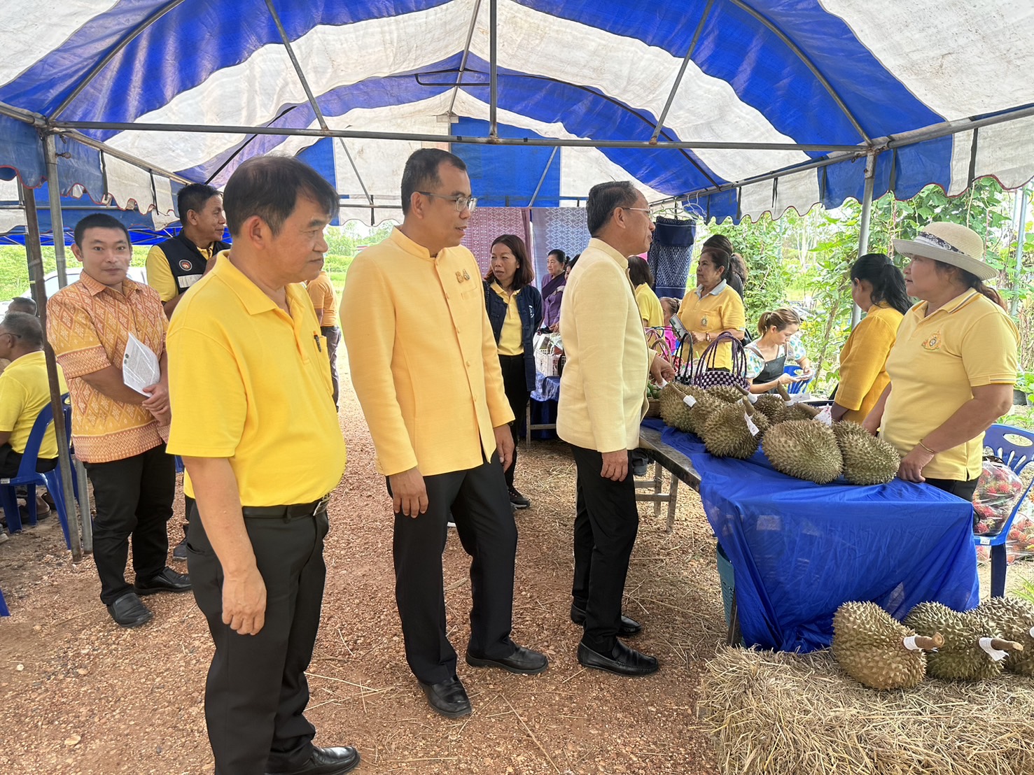 พช.หนองคาย น้อมนำหลักปรัชญาของเศรษฐกิจพอเพียงผ่านการดำเนินโครงการเฉลิมพระเกียรติพระบาทสมเด็จพระเจ้าอยู่หัว เนื่องในโอกาสมหามงคลเฉลิมพระชนมพรรษา 6 รอบ 28 กรกฎาคม 2567 ณ ศูนย์เรียนรู้ “โคก หนอง นา โมเดล” อำเภอโพธิ์ตาก