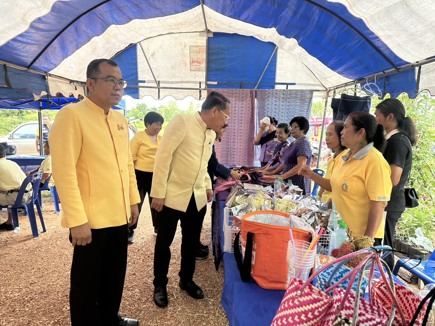 พช.หนองคาย น้อมนำหลักปรัชญาของเศรษฐกิจพอเพียงผ่านการดำเนินโครงการเฉลิมพระเกียรติพระบาทสมเด็จพระเจ้าอยู่หัว เนื่องในโอกาสมหามงคลเฉลิมพระชนมพรรษา 6 รอบ 28 กรกฎาคม 2567 ณ ศูนย์เรียนรู้ “โคก หนอง นา โมเดล” อำเภอโพธิ์ตาก