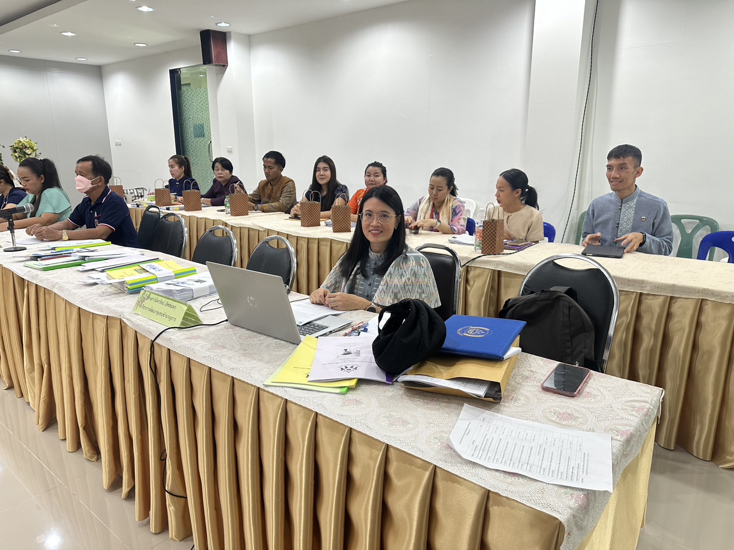 พช.หนองคาย ดำเนินการประชุมคณะอนุกรรมการตรวจประเมินเพื่อการรับรองมาตรฐานการพัฒนาชุมชน ระดับจังหวัด ภายใต้โครงการเชิดชูเกียรติเครือข่ายพัฒนาชุมชนดีเด่น กิจกรรมมาตรฐานการพัฒนาชุมชน (มชช.)