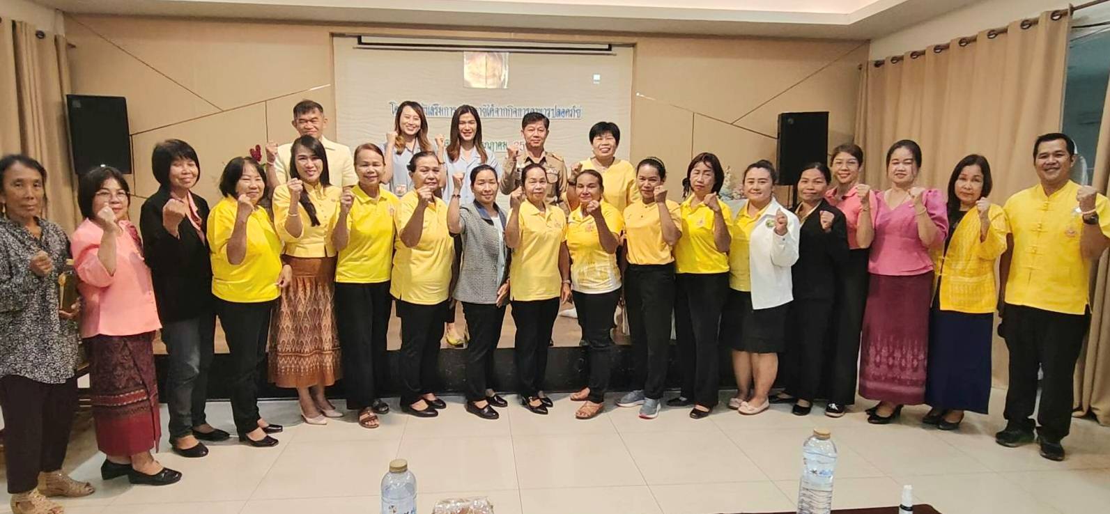 พช.หนองคาย ขับเคลื่อนโครงการส่งเสริมการสร้างรายได้จากกิจการอาหารปลอดภัย