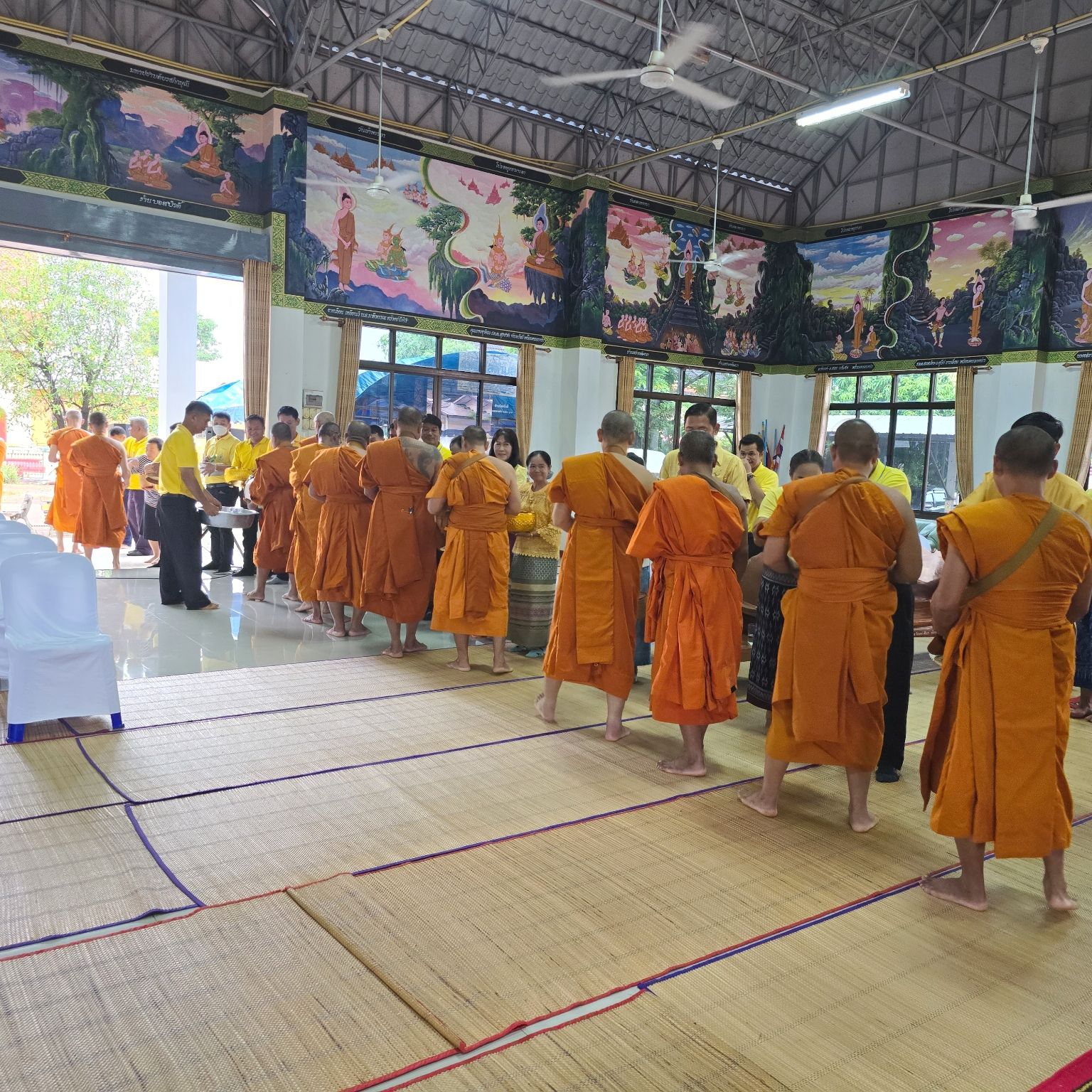 พช.หนองคาย ร่วมเป็นเจ้าภาพพิธีทำบุญตักบาตรและร่วมอุปถัมภ์พระภิษุ โครงการบรรพชาอุปสมบท เฉลิมพระเกียรติพระบาทสมเด็จพระเจ้าอยู่หัว เนื่องในโอกาสมหามงคลเฉลิมพระชนมพรรษา 6 รอบ 28 กรกฎาคม 2567