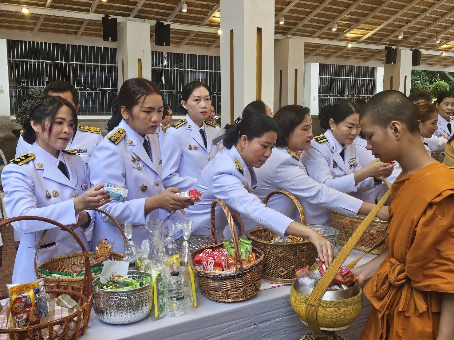 พช.หนองคาย ร่วมพิธีทำบุญตักบาตรถวายพระราชกุศลและเฉลิมพระเกียรติพระบาทสมเด็จพระเจ้าอยู่หัว เนื่องในโอกาสพระราชพิธีมหามงคลเฉลิมพระชนมพรรษา 6 รอบ 28 กรกฎาคม 2567