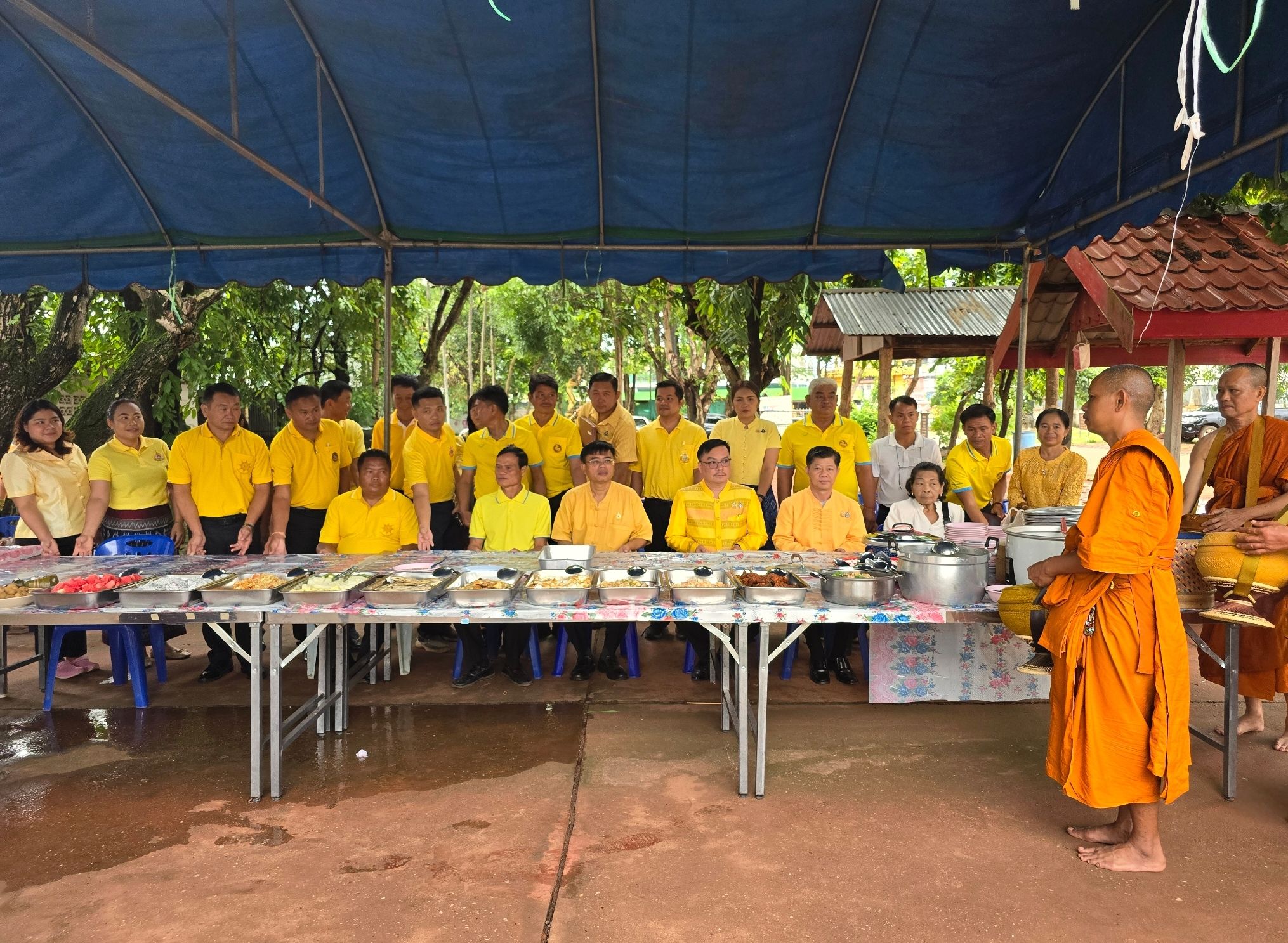 พช.หนองคาย ร่วมเป็นเจ้าภาพพิธีทำบุญตักบาตรและร่วมอุปถัมภ์พระภิษุ โครงการบรรพชาอุปสมบท เฉลิมพระเกียรติพระบาทสมเด็จพระเจ้าอยู่หัว เนื่องในโอกาสมหามงคลเฉลิมพระชนมพรรษา 6 รอบ 28 กรกฎาคม 2567