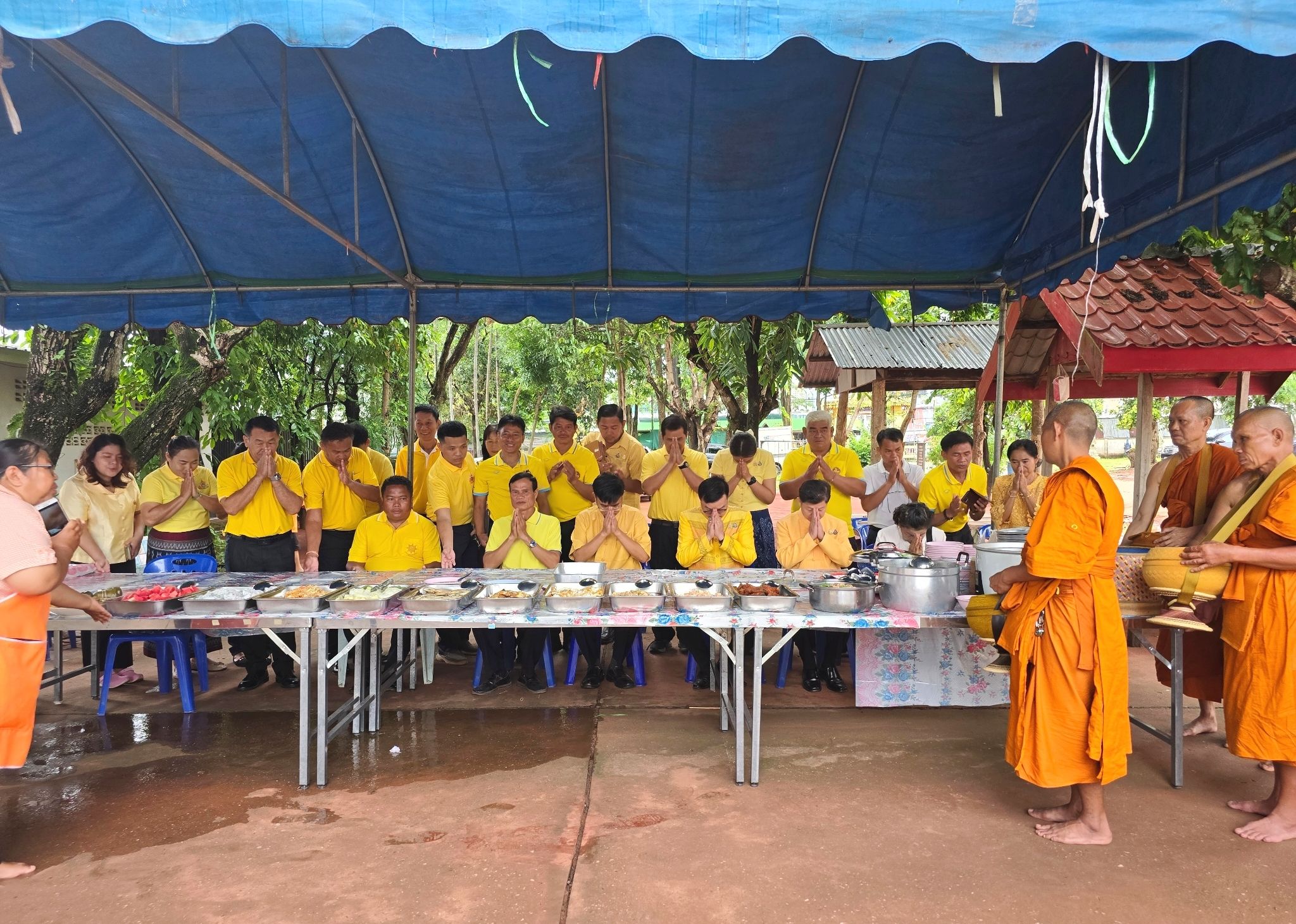 พช.หนองคาย ร่วมเป็นเจ้าภาพพิธีทำบุญตักบาตรและร่วมอุปถัมภ์พระภิษุ โครงการบรรพชาอุปสมบท เฉลิมพระเกียรติพระบาทสมเด็จพระเจ้าอยู่หัว เนื่องในโอกาสมหามงคลเฉลิมพระชนมพรรษา 6 รอบ 28 กรกฎาคม 2567