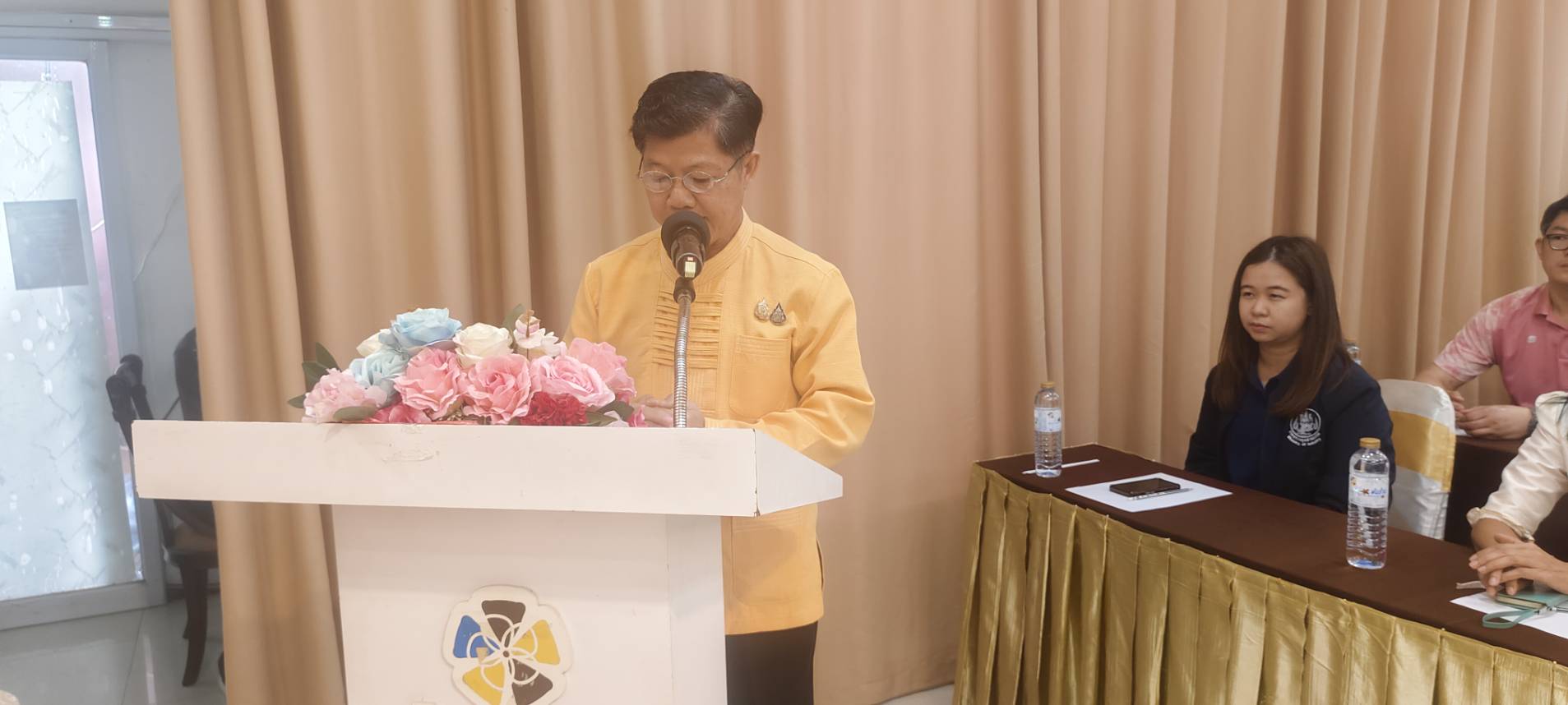 หนองคาย ส่งเสริมกระบวนการเครือข่ายองค์ความรู้ (Knowledge – Based OTOP : KBO) จัดกิจกรรมประชุมให้ความรู้แก่ผู้ผลิต ผู้ประกอบการ OTOP เพื่อพัฒนาผลิตภัณฑ์ให้มีมูลค่าเพิ่มขึ้น