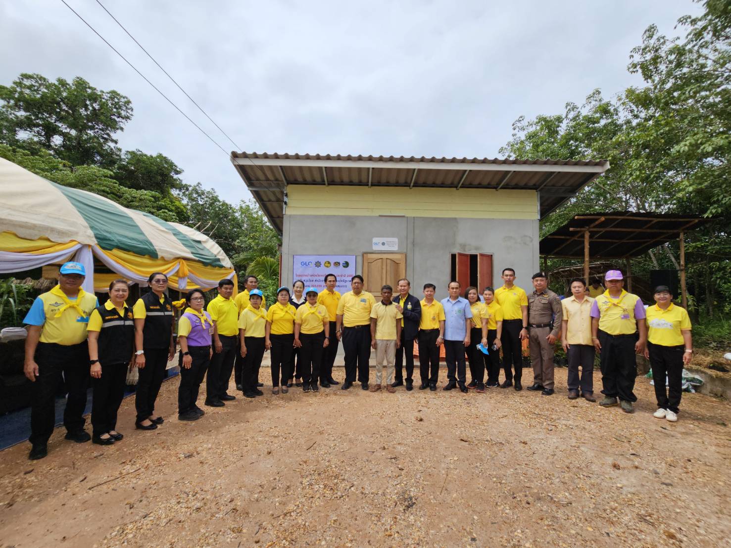 ผู้ว่าฯหนองคาย ขับเคลื่อนการขจัดความยากจน ส่งมอบบ้านห่วงใยจากใจ GLO ประจำปี 2566 ให้ครัวเรือนเป้าหมาย TPMAP อ.รัตนวาปี