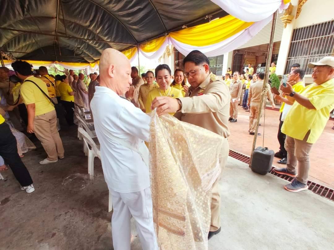 พช.หนองคาย ร่วมพิธีปลงผม ตามโครงการบรรพชาอุปสมบท เฉลิมพระเกียรติพระบาทสมเด็จพระเจ้าอยู่หัว เนื่องในโอกาสมหามงคลเฉลิมพระชนมพรรษา 6 รอบ 28 กรกฎาคม 2567