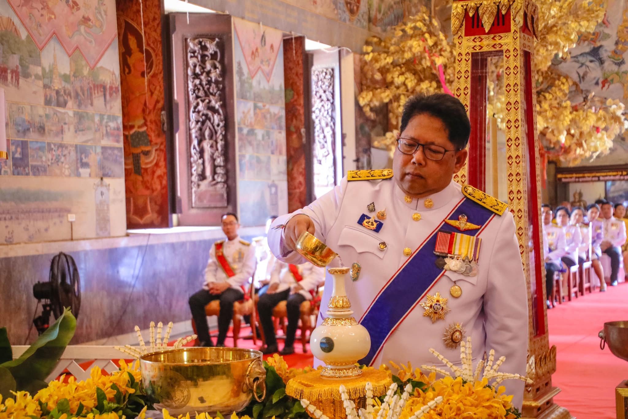 พช.หนองคาย ร่วมพิธีเวียนเทียนสมโภชน้ำพระพุทธมนต์ศักดิ์สิทธิ์ ณ พระอุโบสถ วัดโพธิ์ชัย พระอารามหลวง อำเภอเมืองหนองคาย จังหวัดหนองคาย